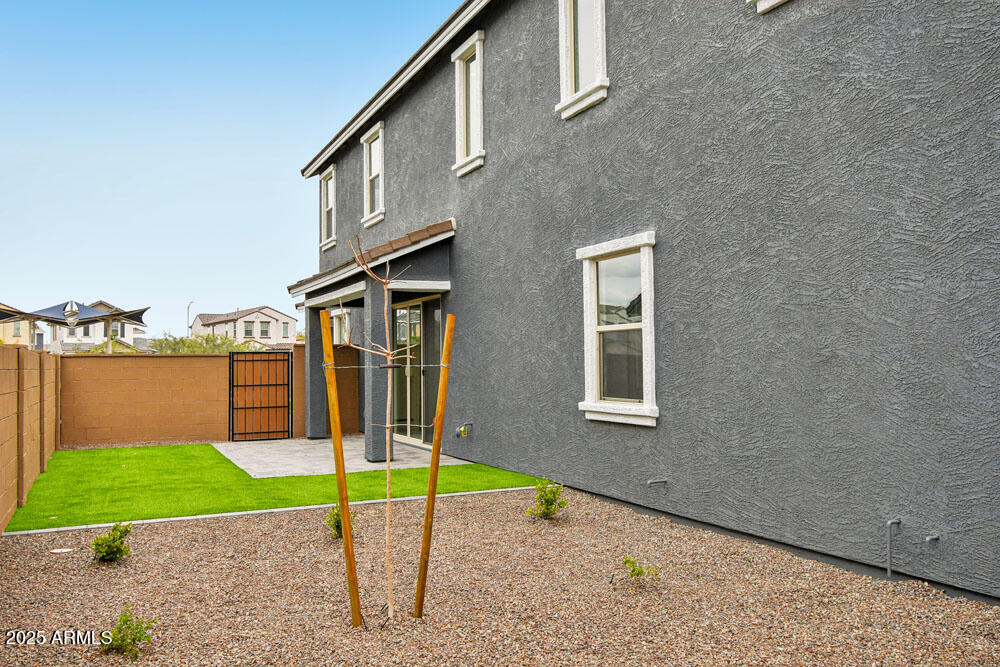 2207 W CHISUM Trail