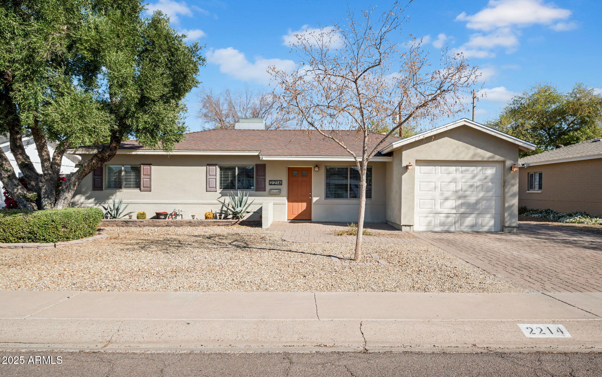2214 E SELLS Drive