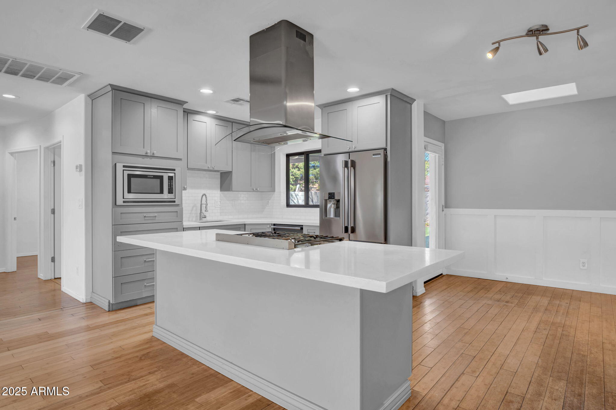 2214 E SELLS Drive
