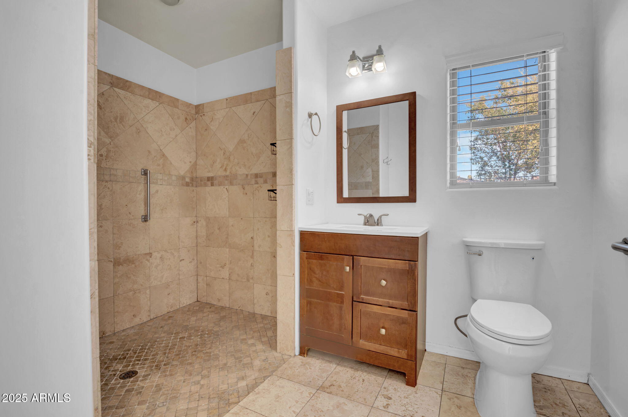 2214 E SELLS Drive
