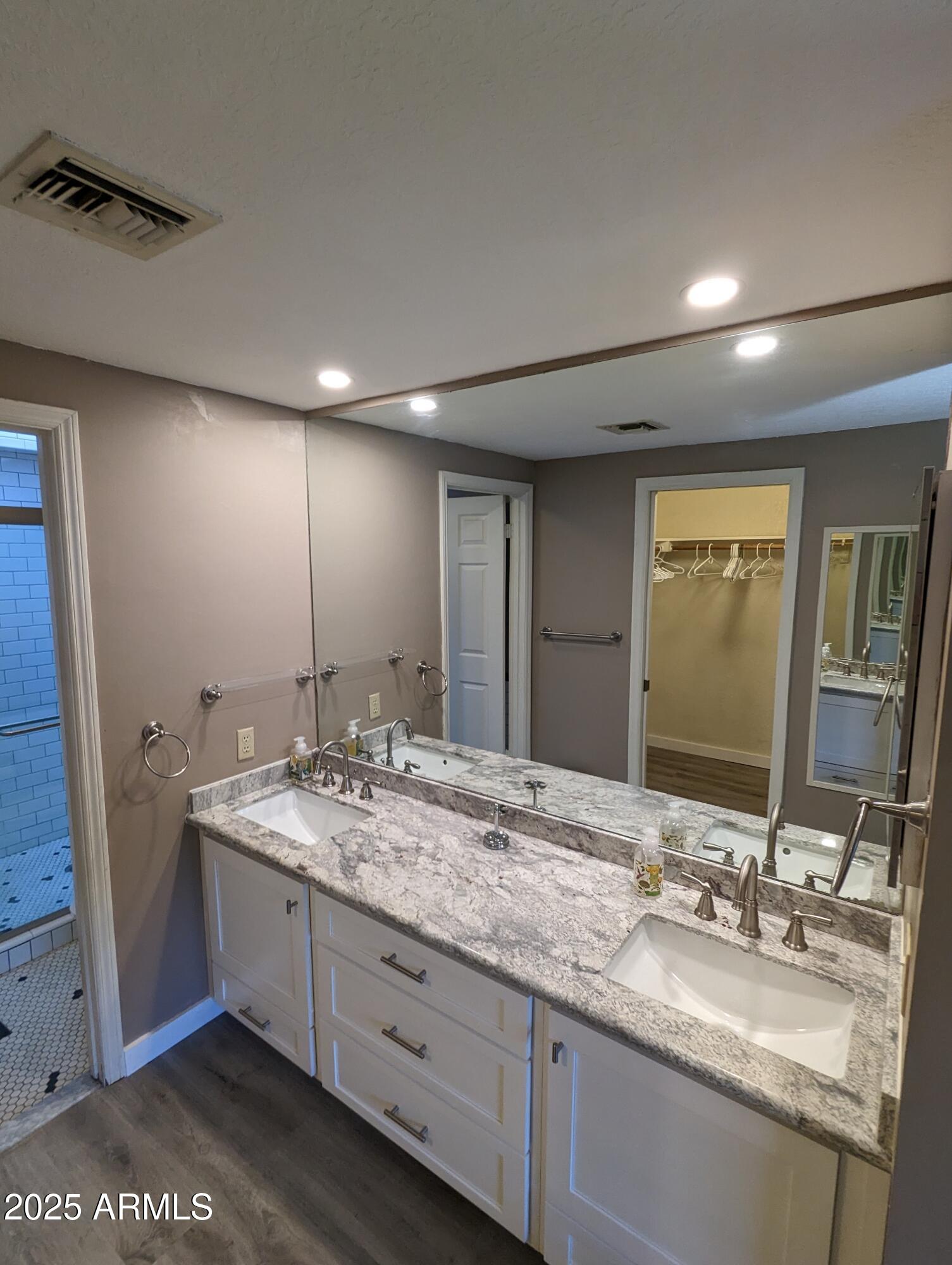 6244 N 30TH Place