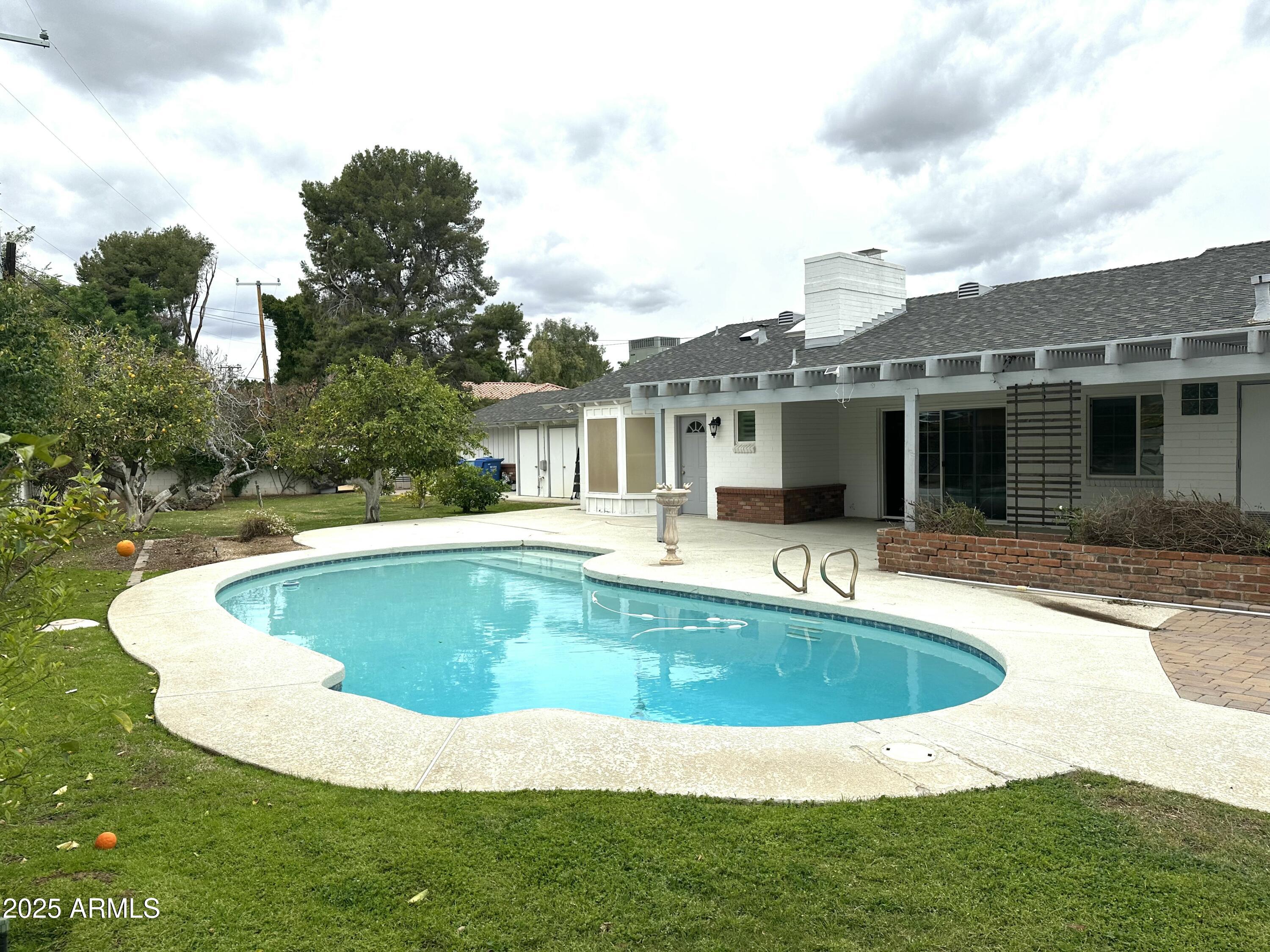 511 W OCOTILLO Road