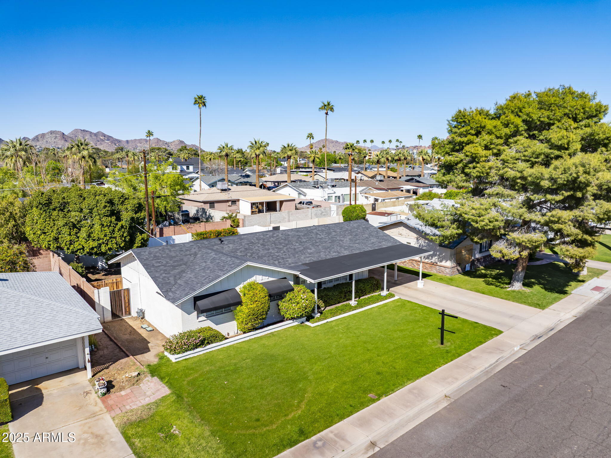 3338 E TURNEY Avenue
