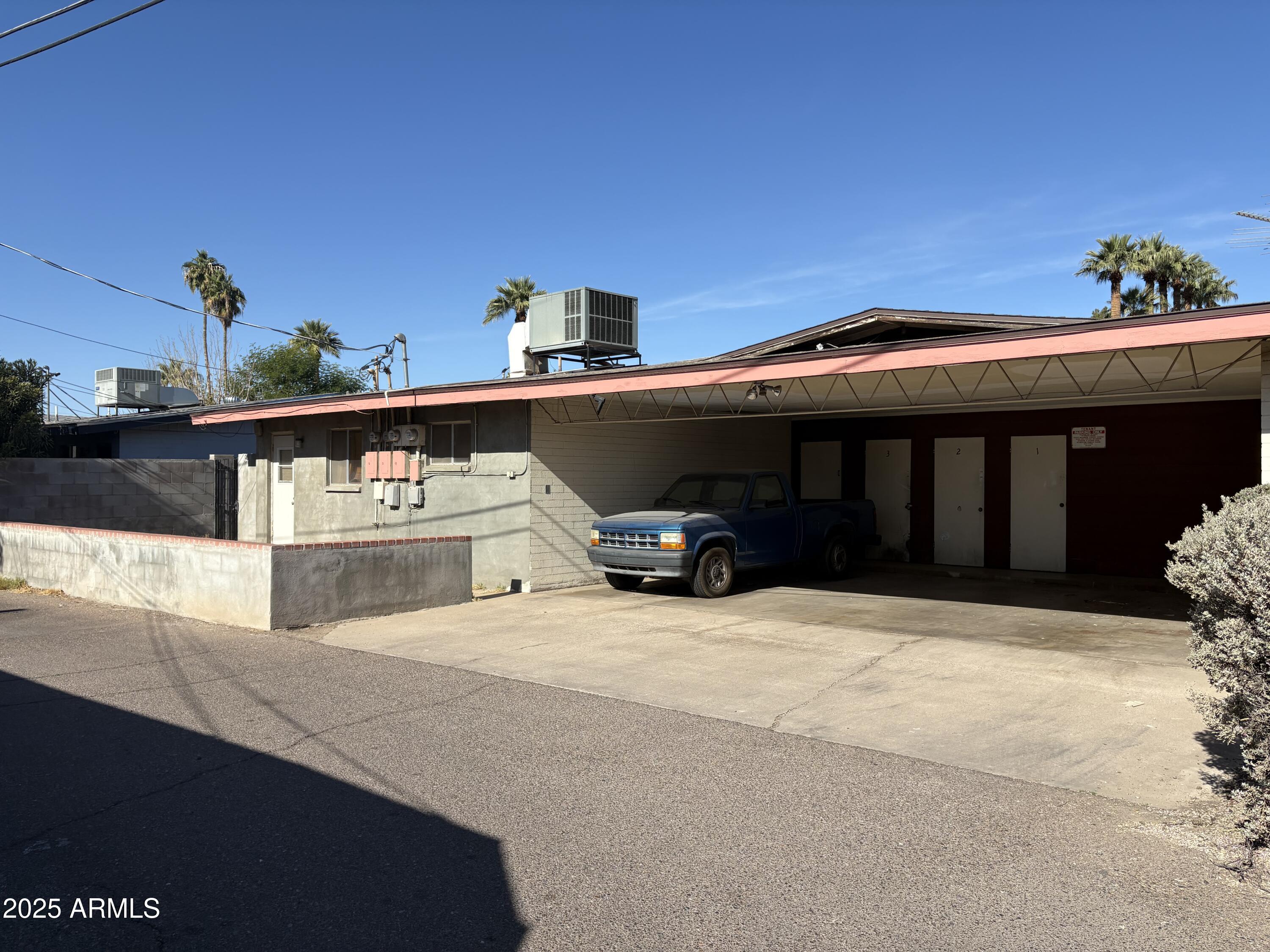 2731 E MONTECITO Avenue