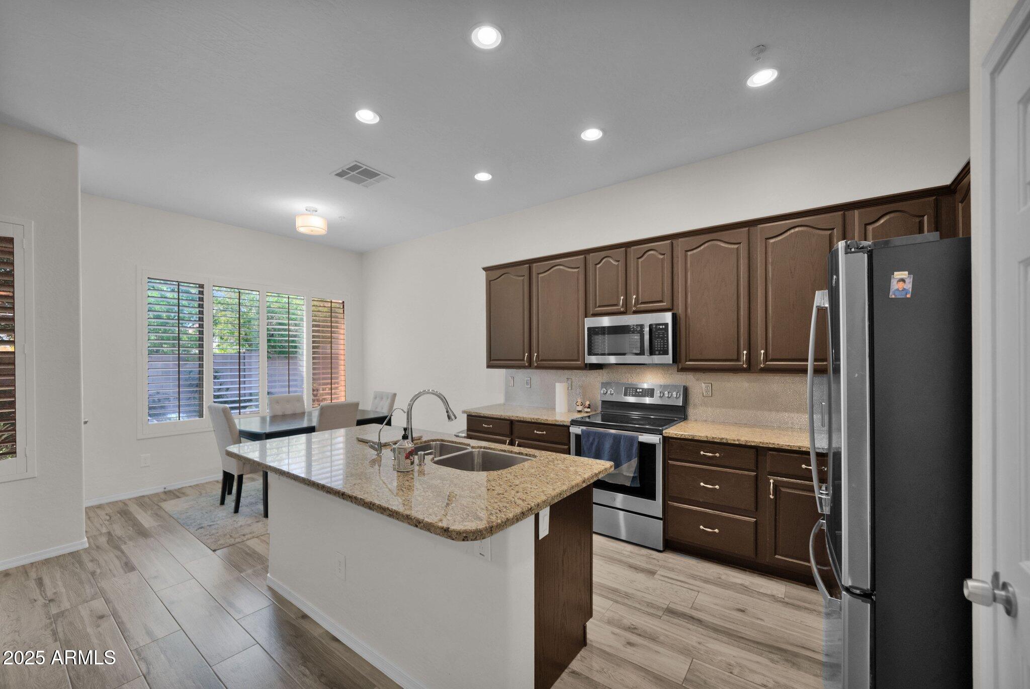 7507 E De La O Road