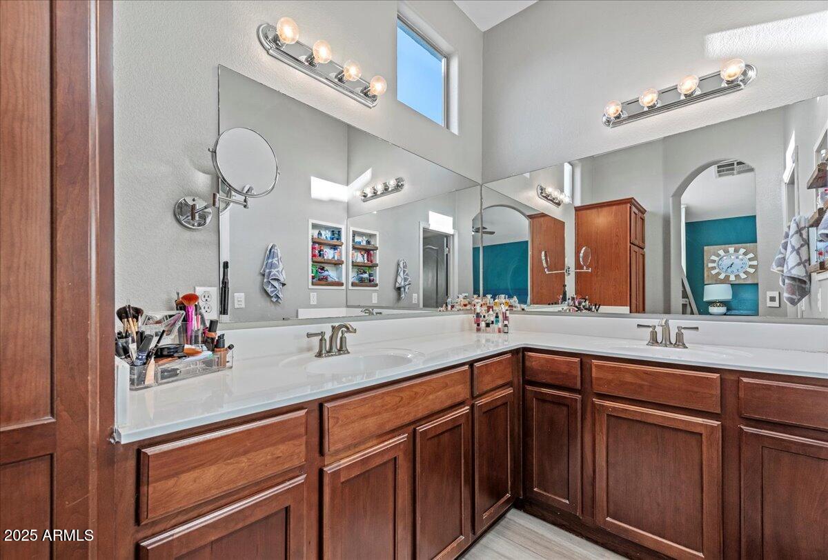 2727 N PRICE Road 26