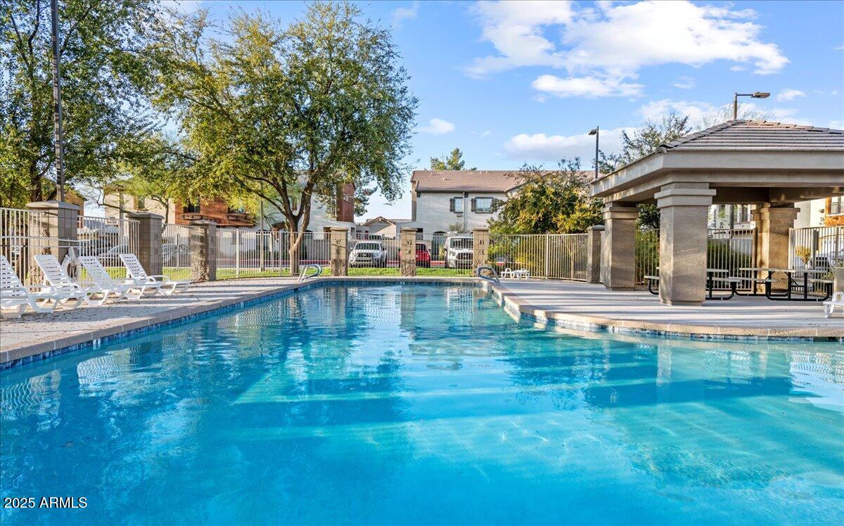2727 N PRICE Road 26