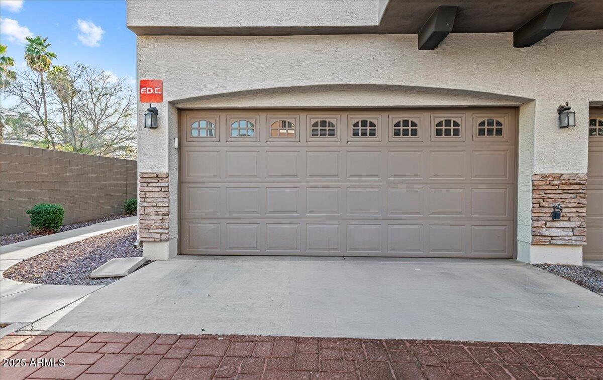 2727 N PRICE Road 26