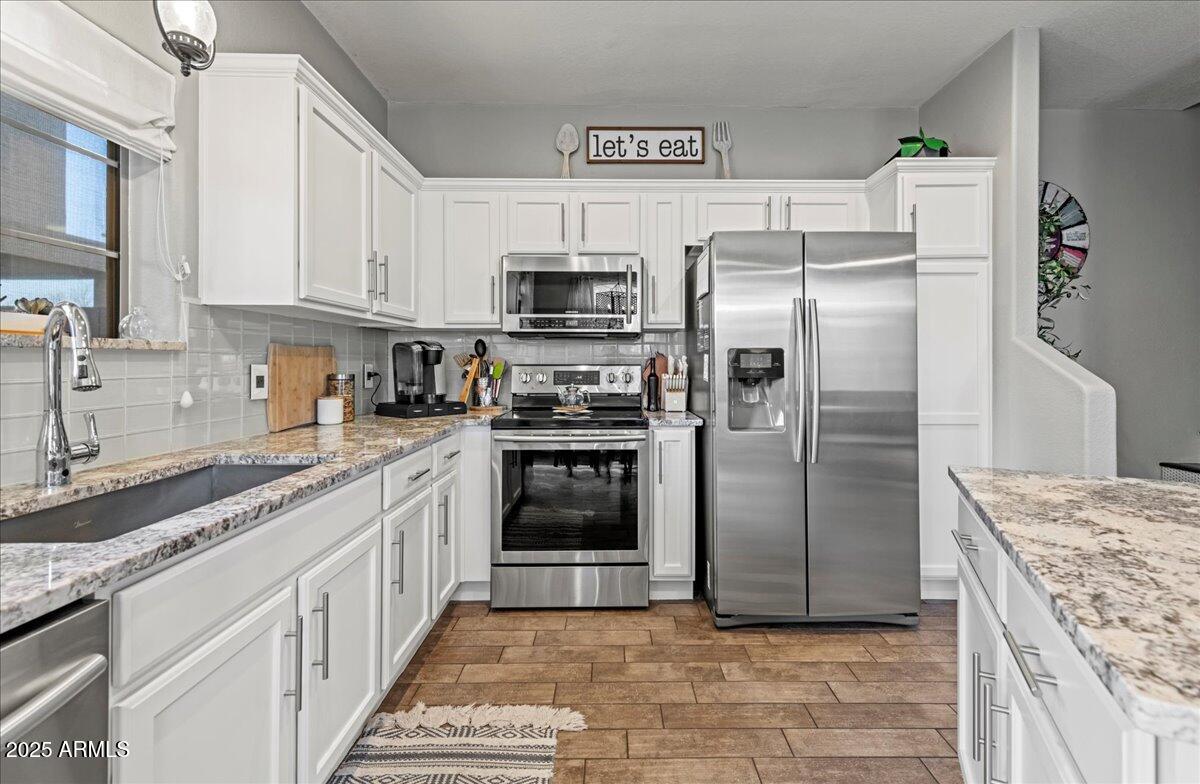 2727 N PRICE Road 26