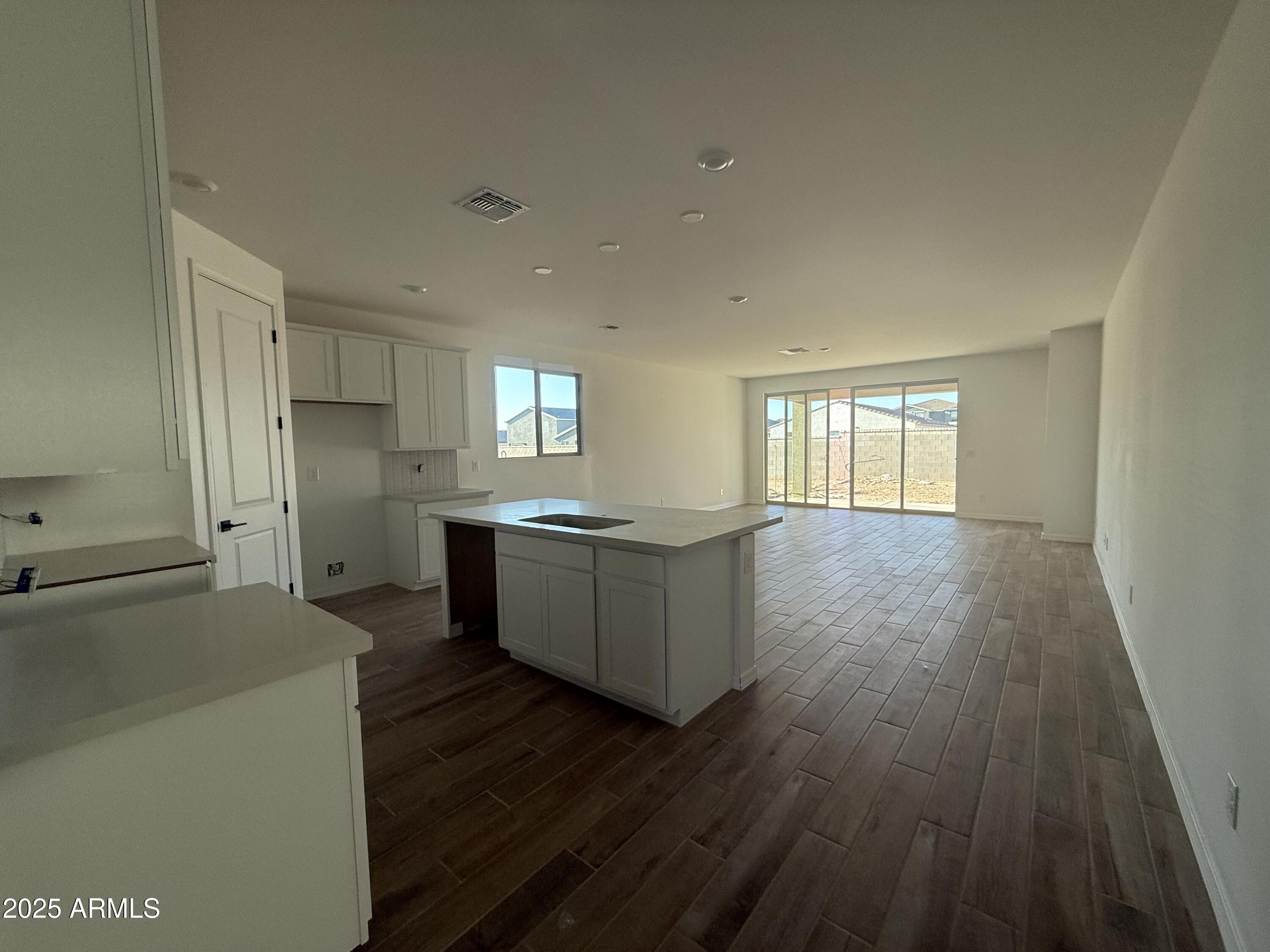 2416 E SPUR Drive