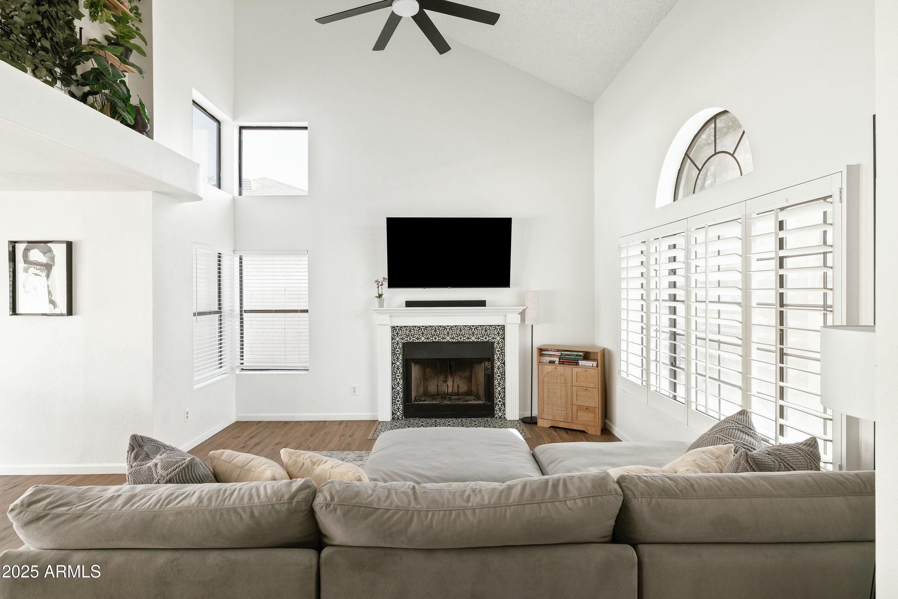 3230 E TOPEKA Drive