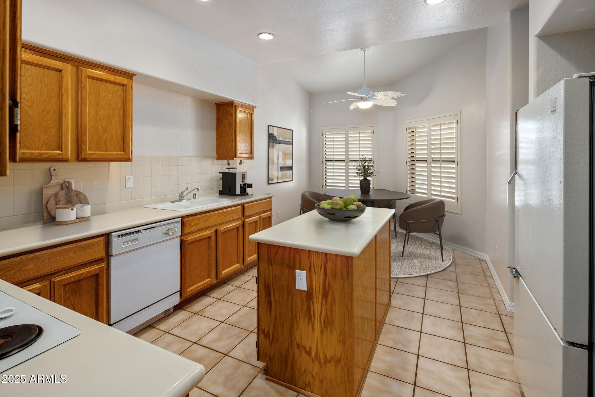 33 W MISSOURI Avenue 10