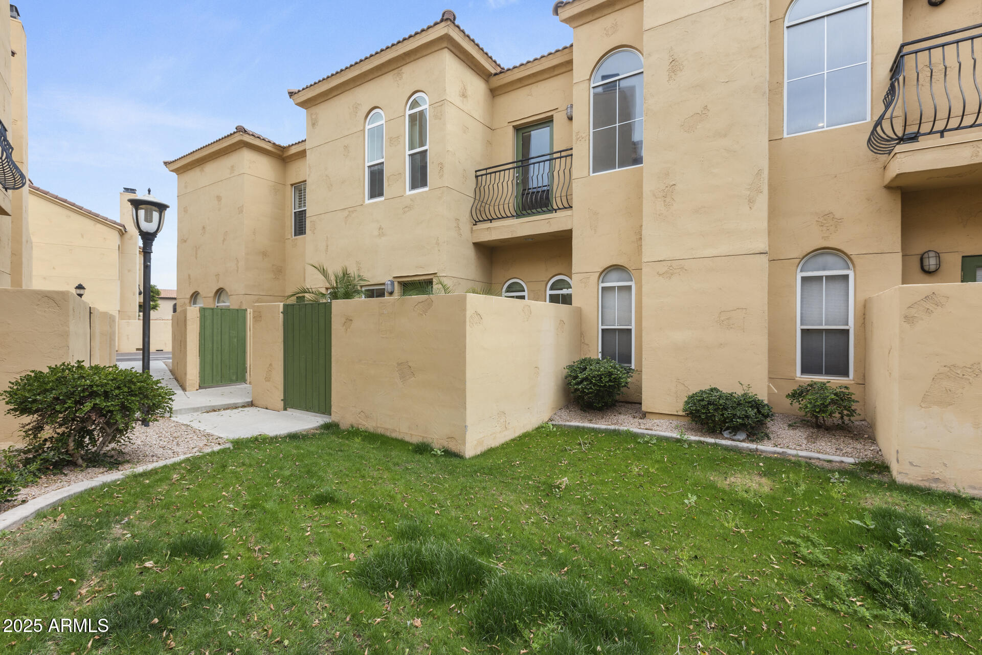 5015 E CHEYENNE Drive 10