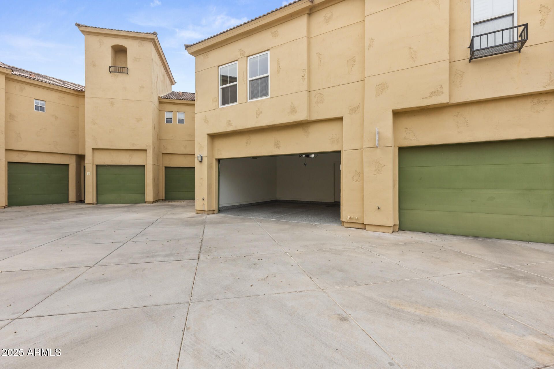 5015 E CHEYENNE Drive 10