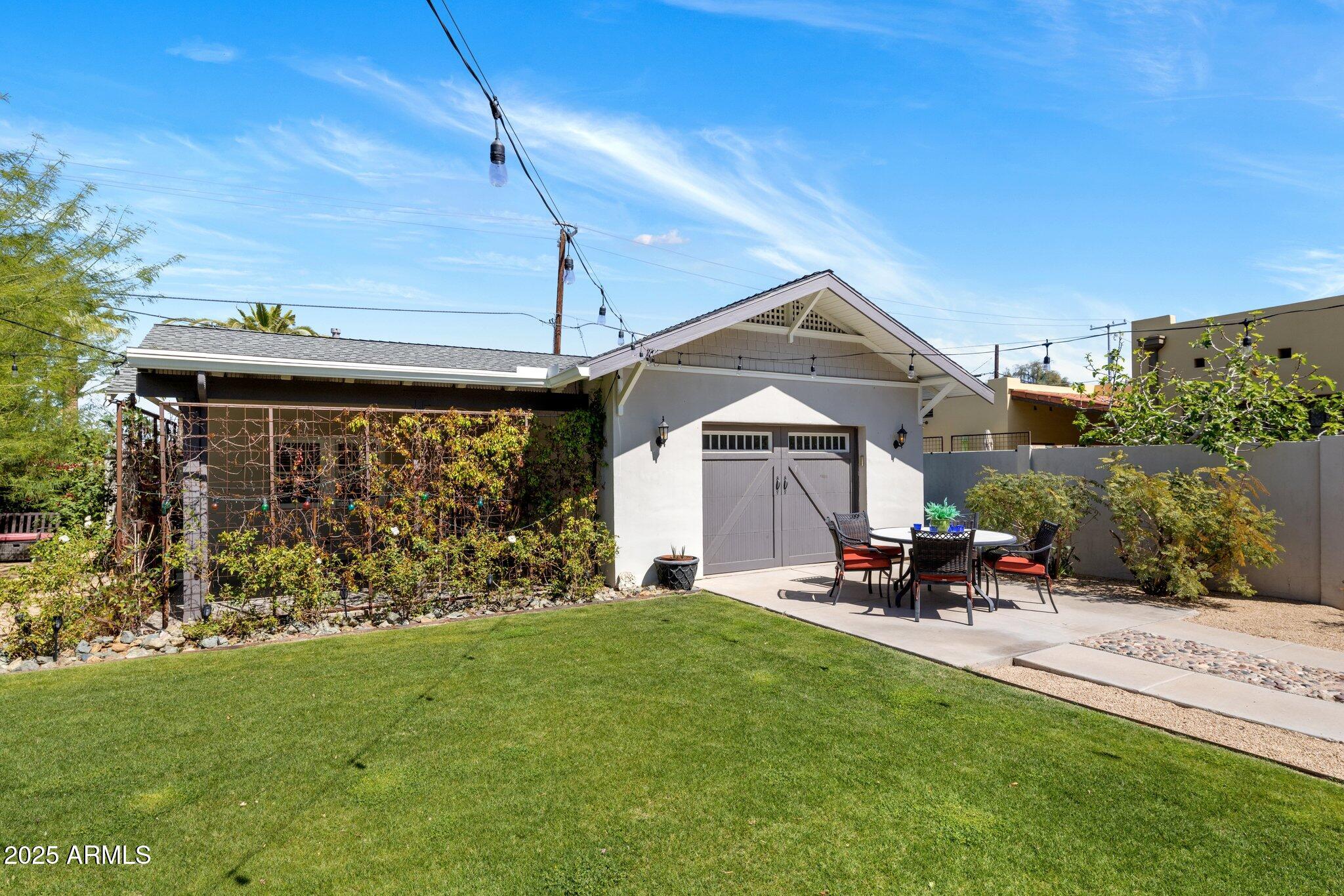 144 W PALM Lane