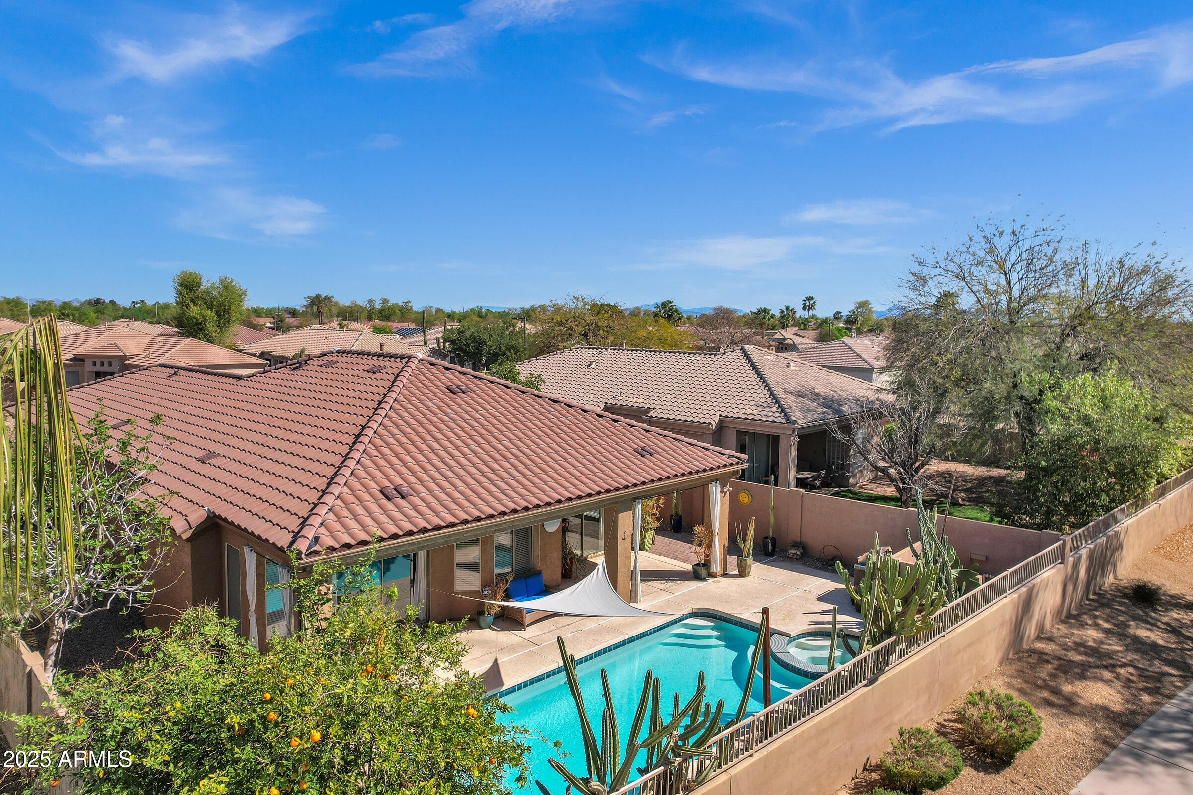 903 W RAVEN Drive