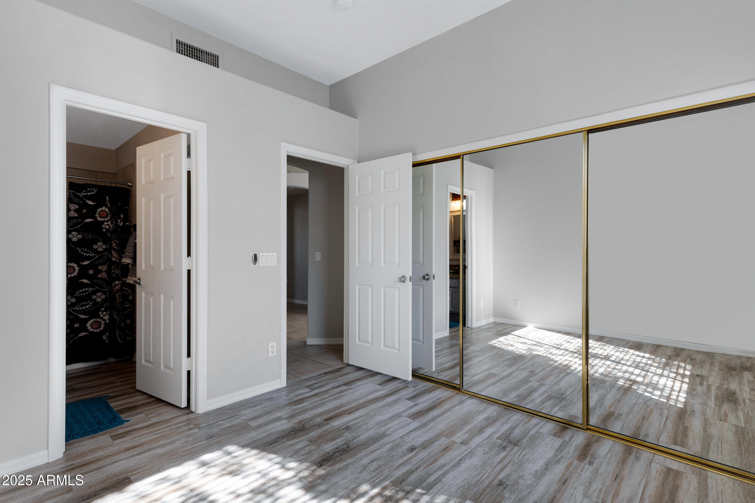 903 W RAVEN Drive