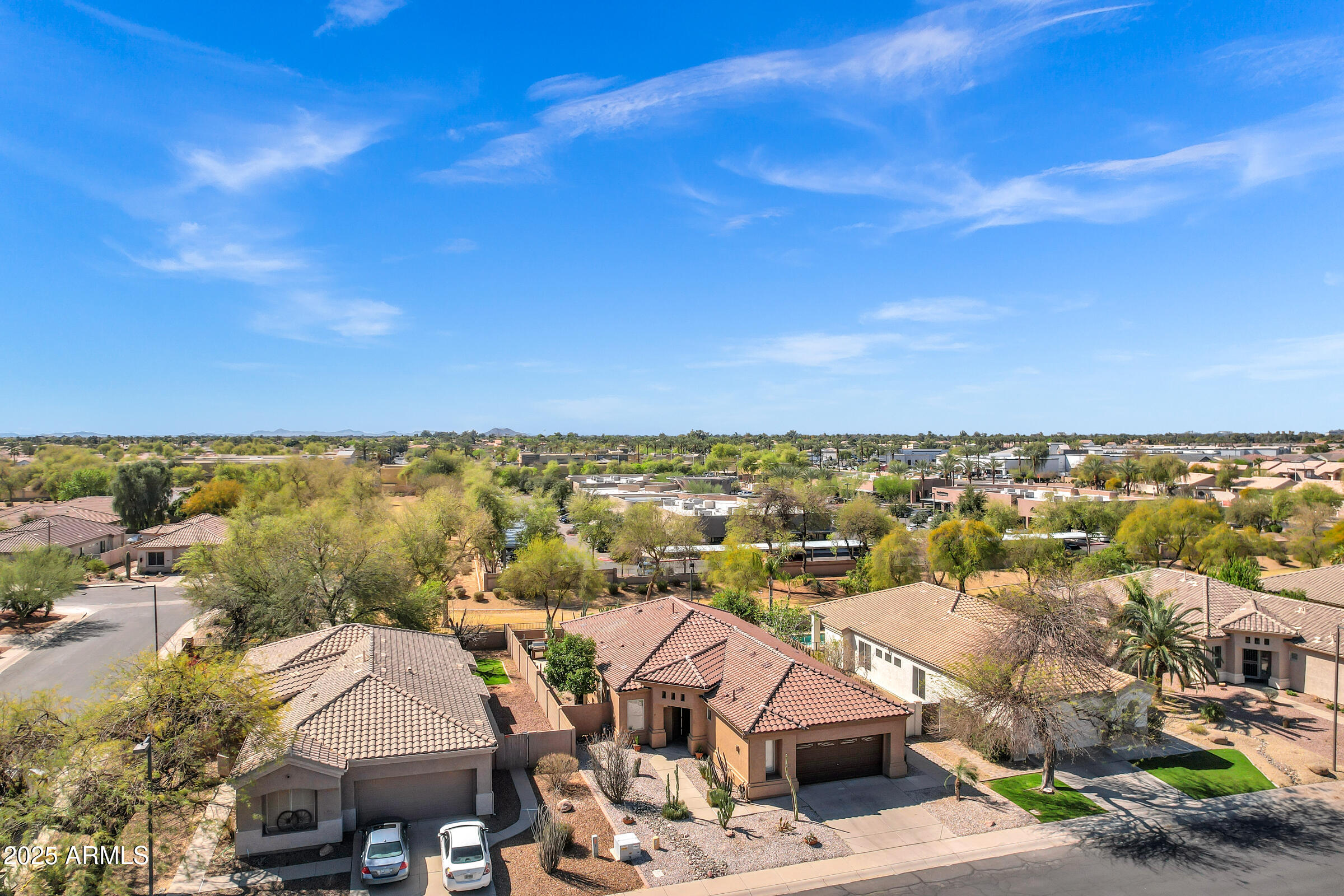 903 W RAVEN Drive