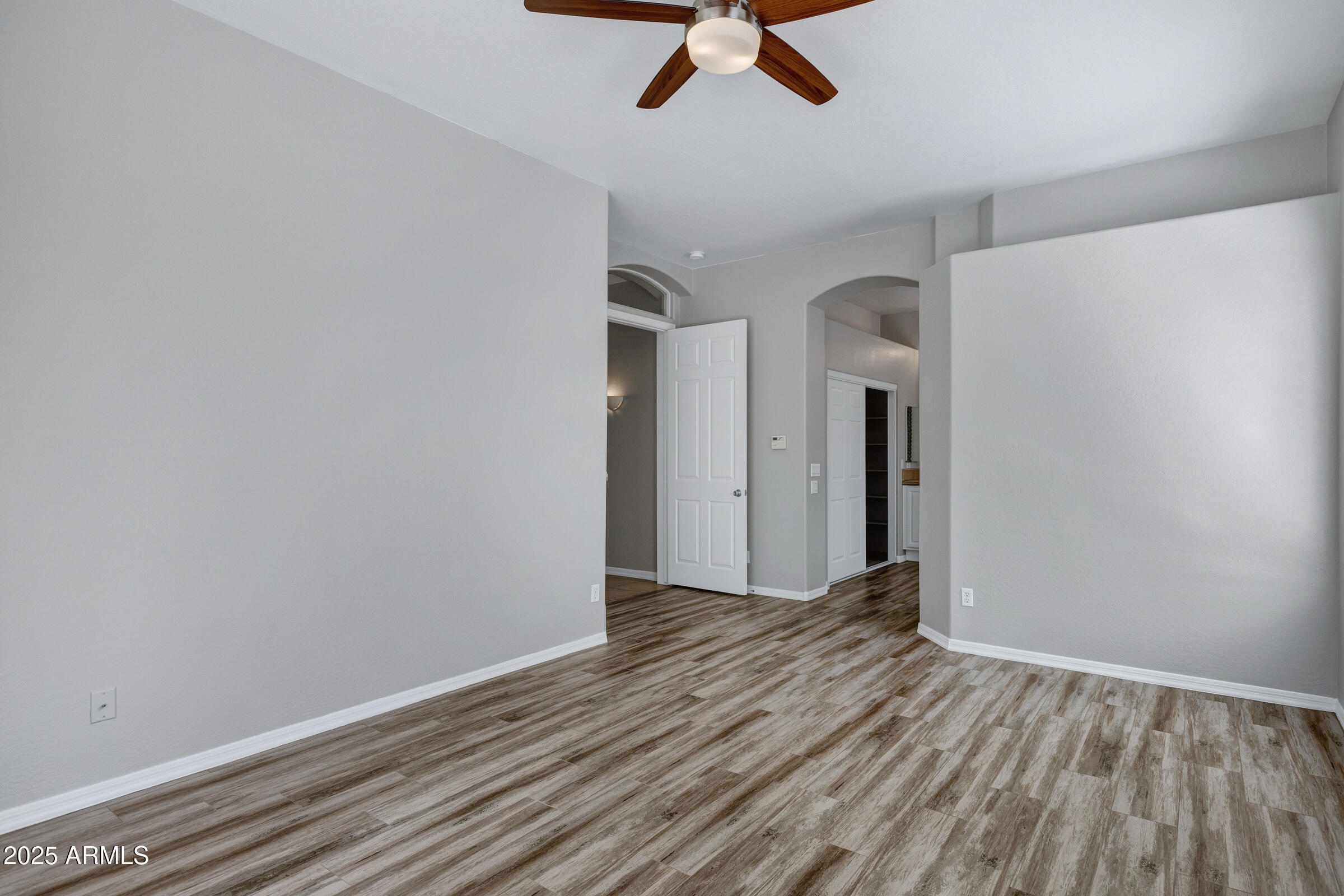 903 W RAVEN Drive