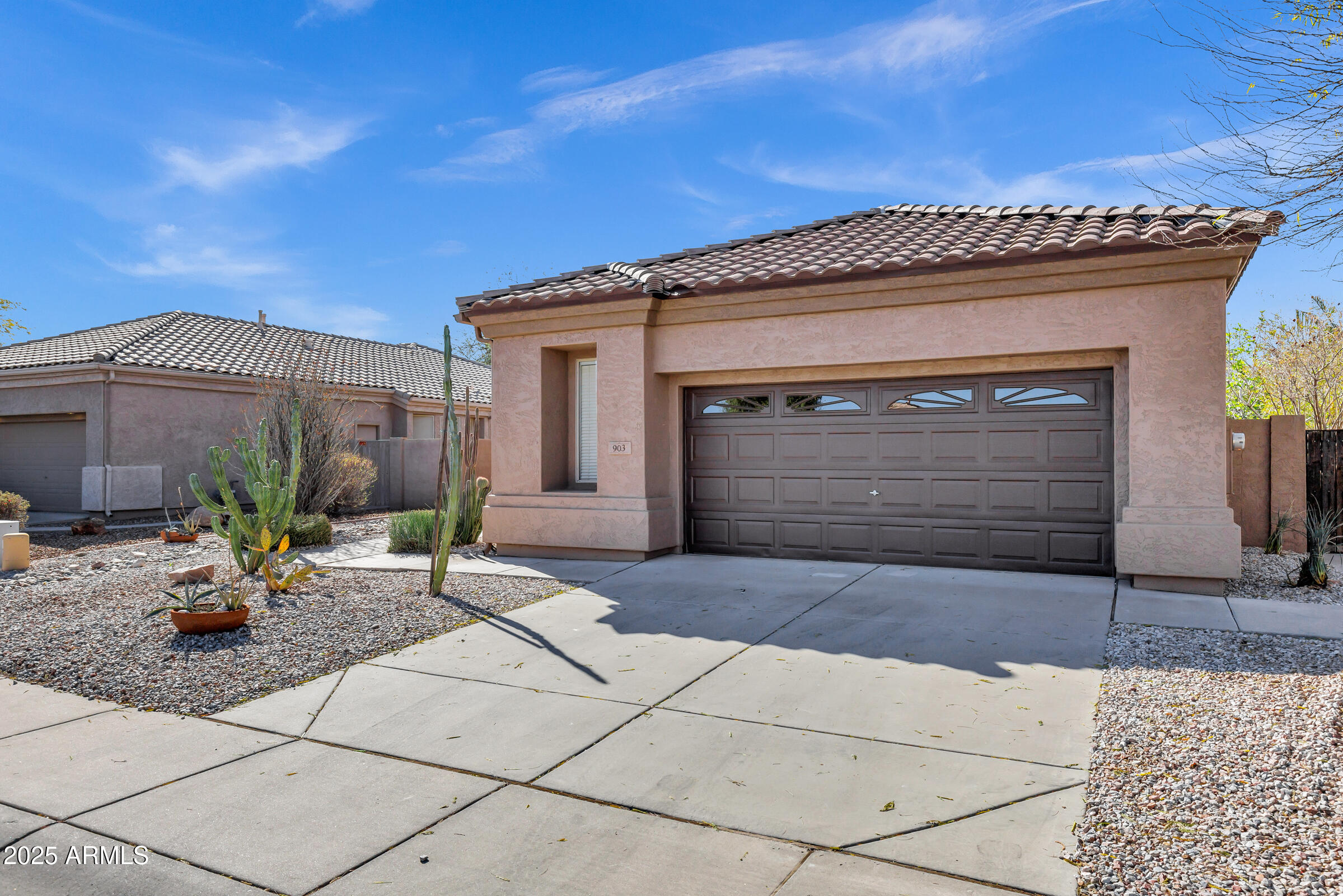 903 W RAVEN Drive