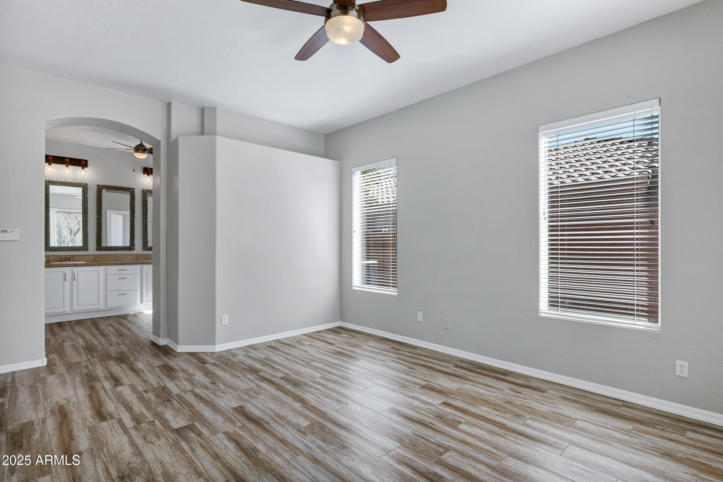 903 W RAVEN Drive