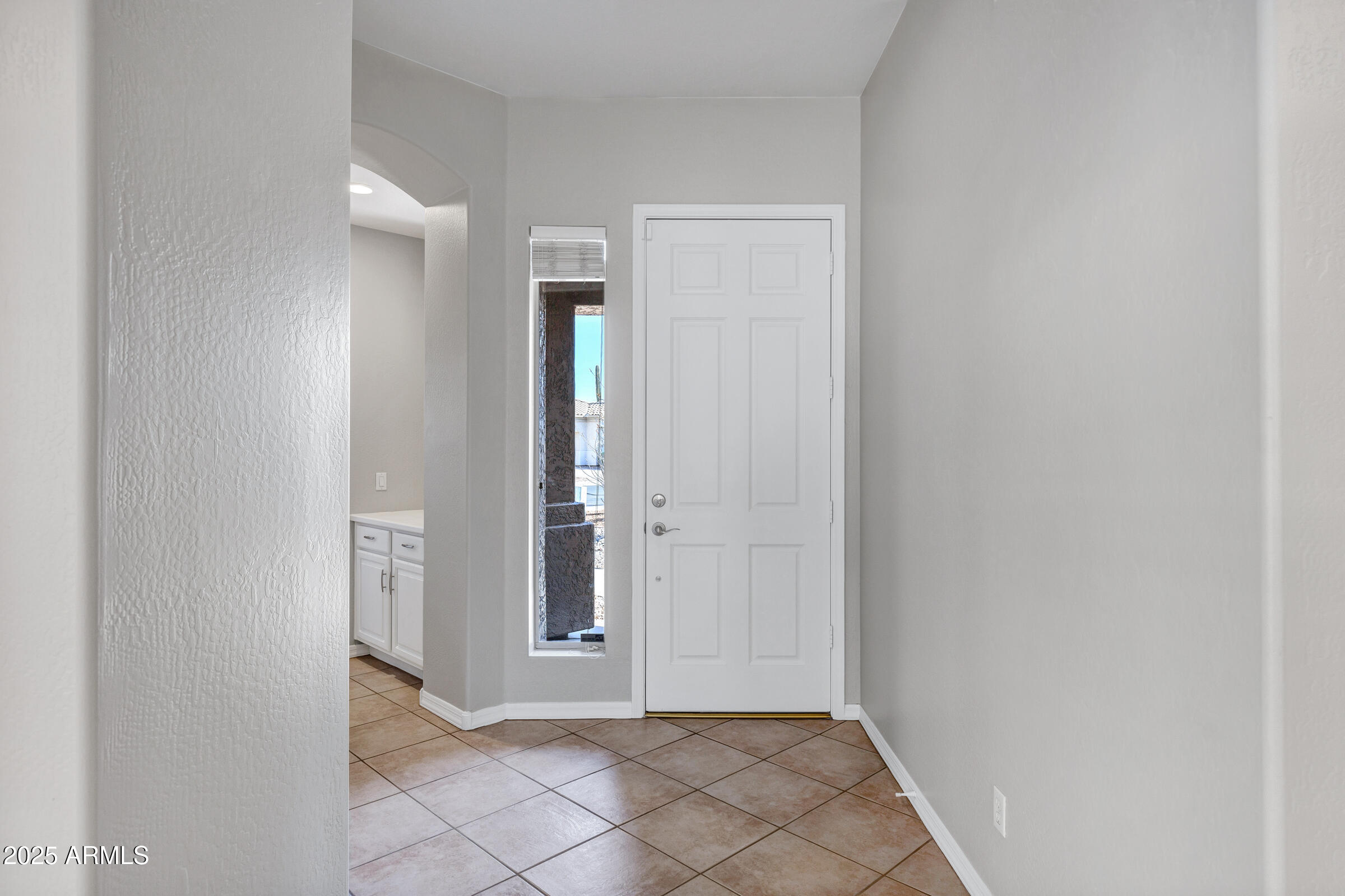 903 W RAVEN Drive