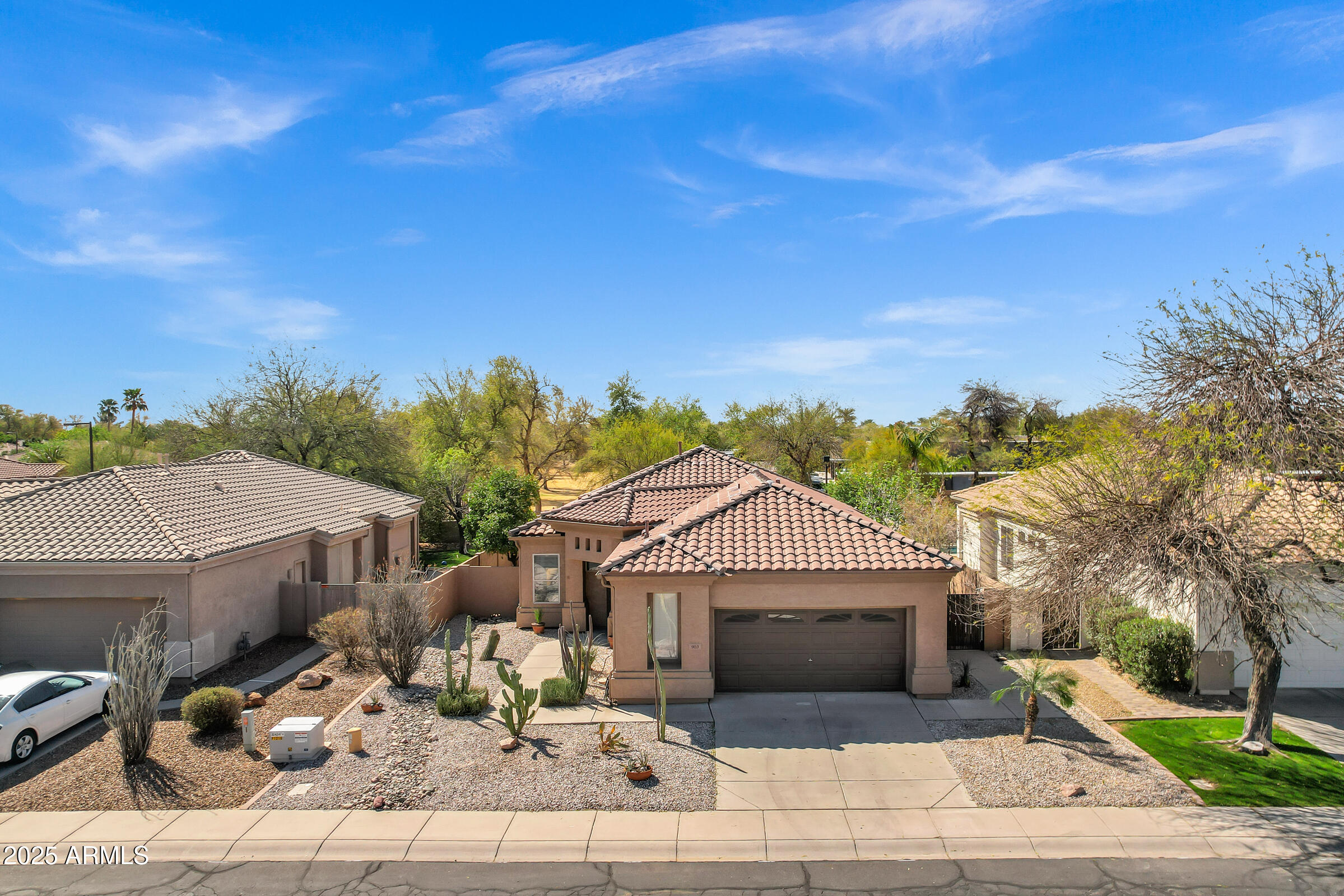 903 W RAVEN Drive