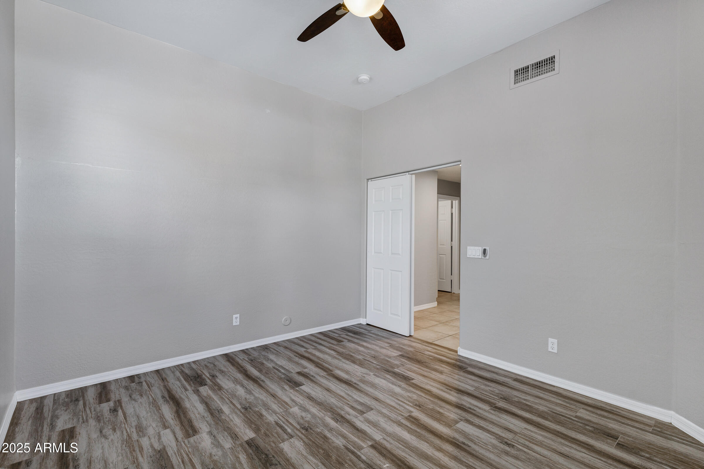 903 W RAVEN Drive