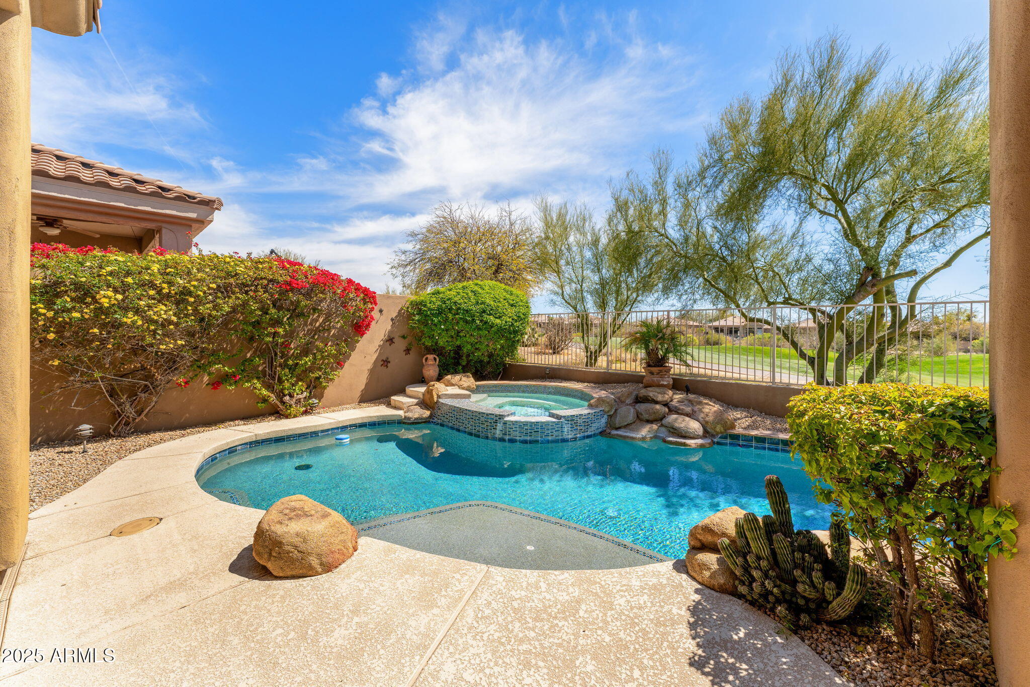 9327 E WHITEWING Drive