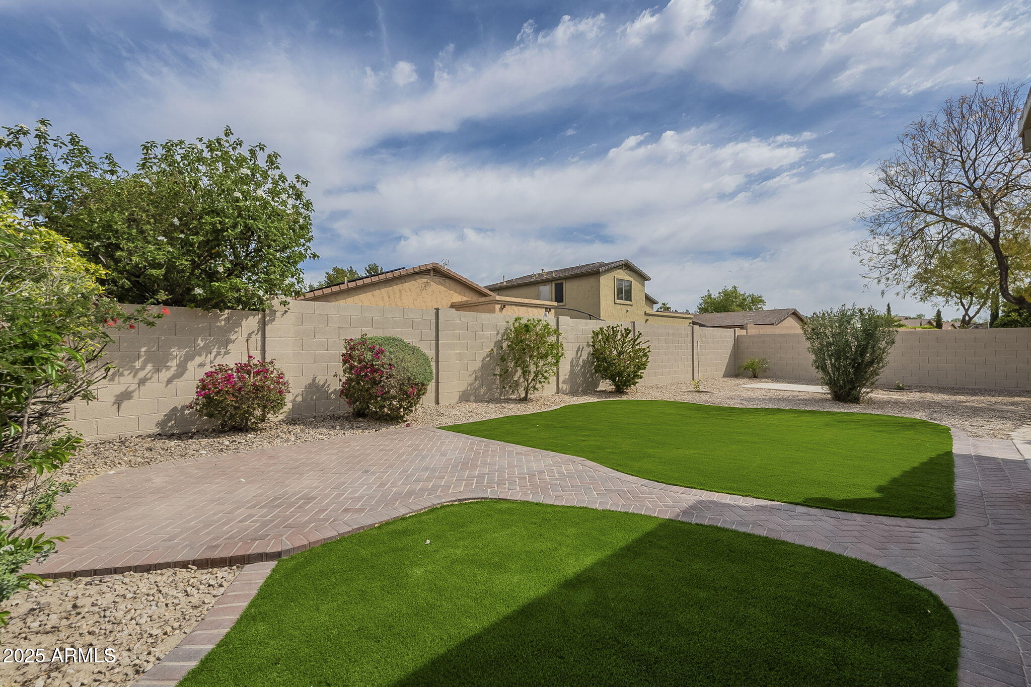6226 W WIKIEUP Lane