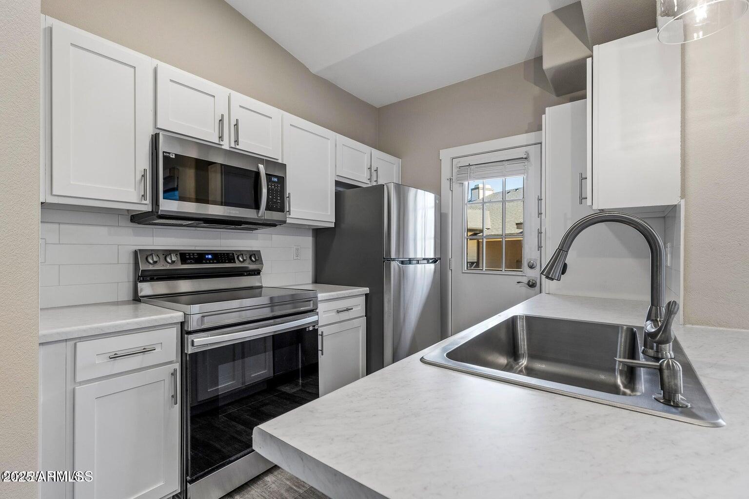 4343 E SOLIERE Avenue 2070