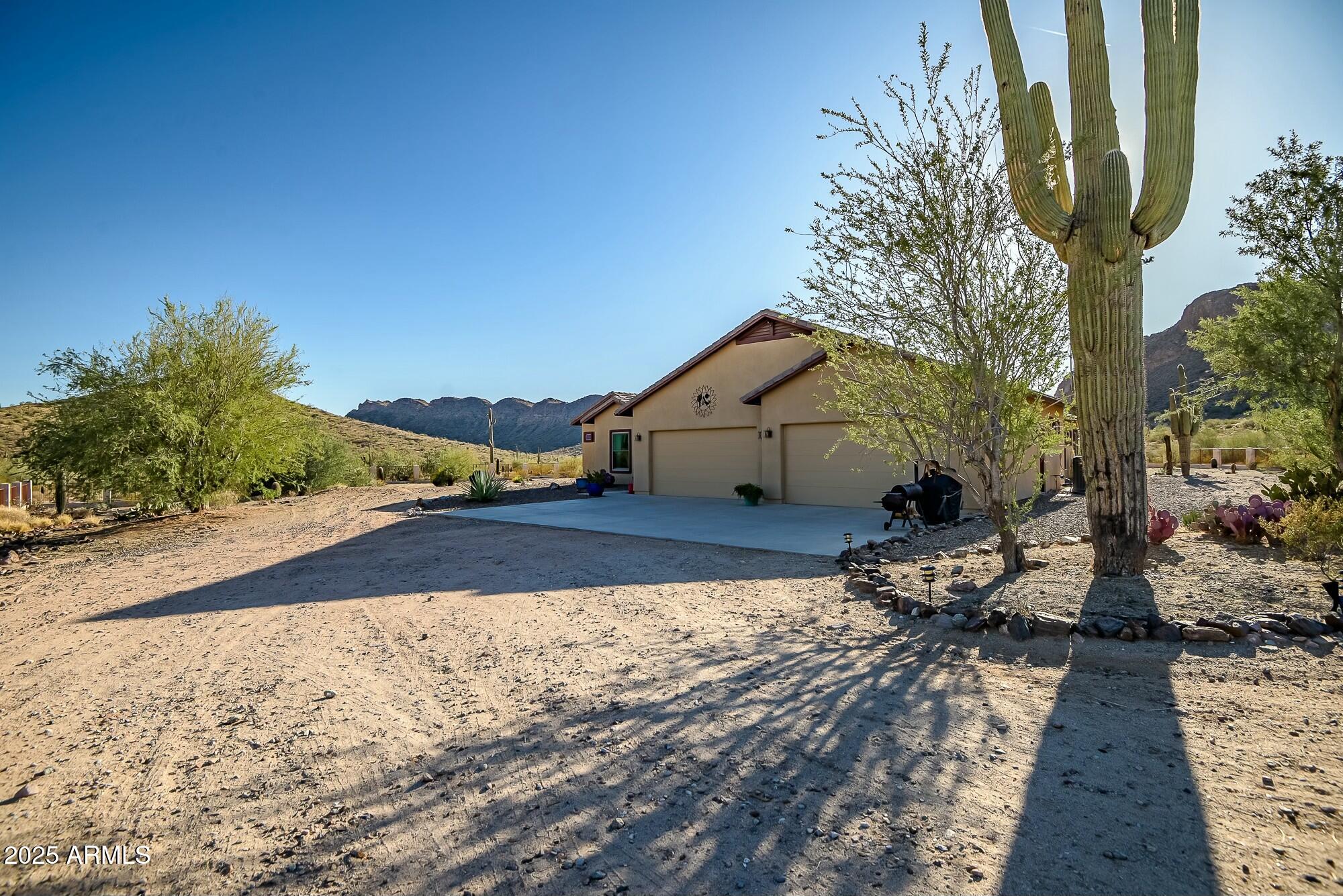 7593 W VIVIAN Place