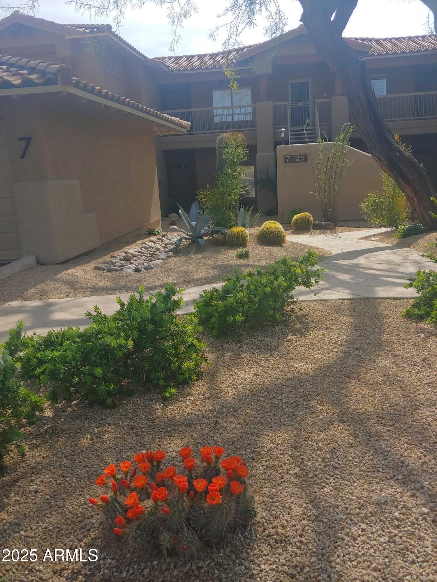 8880 E PARAISO Drive 121