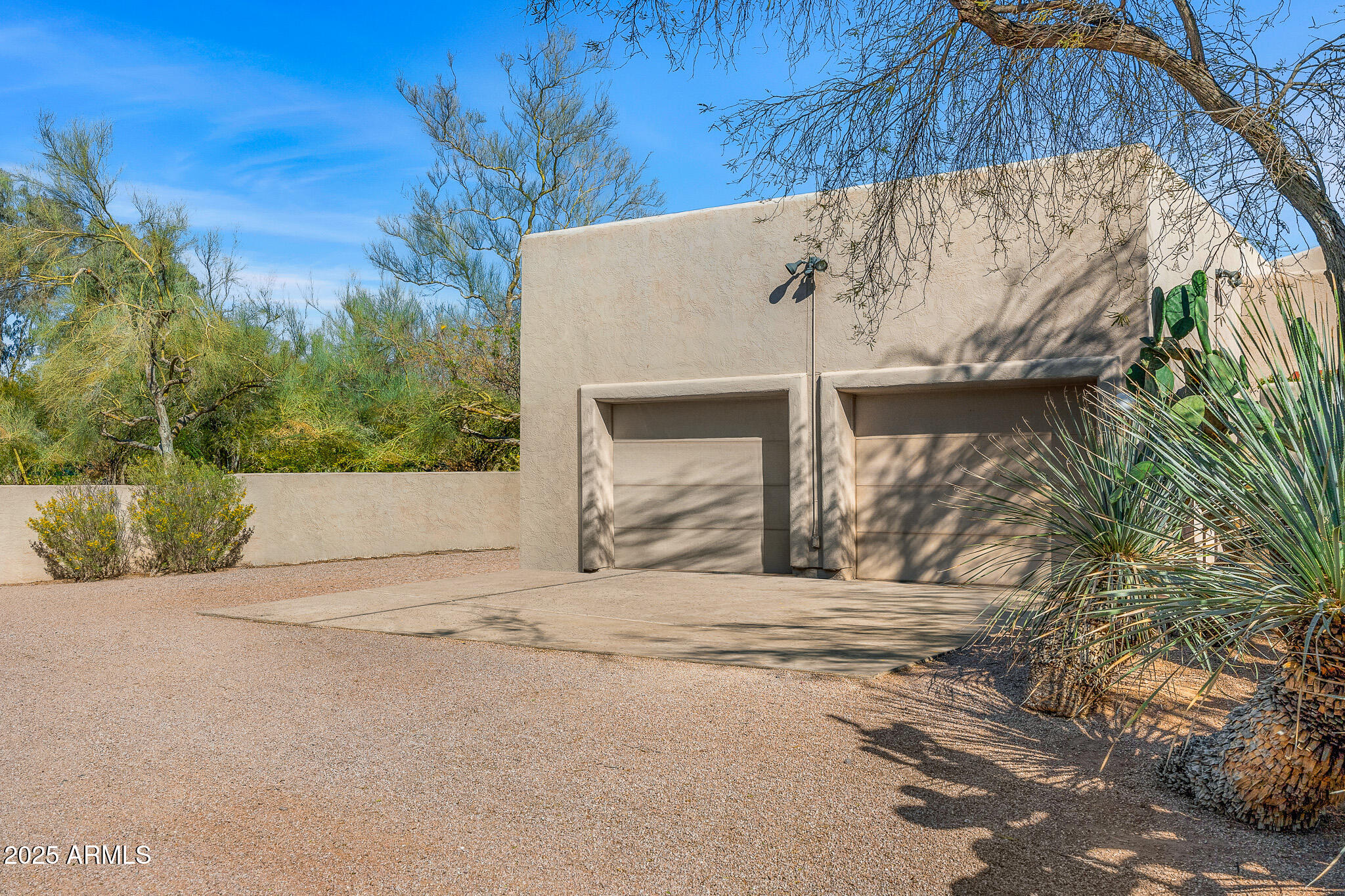 6301 N CAMELBACK MANOR Drive