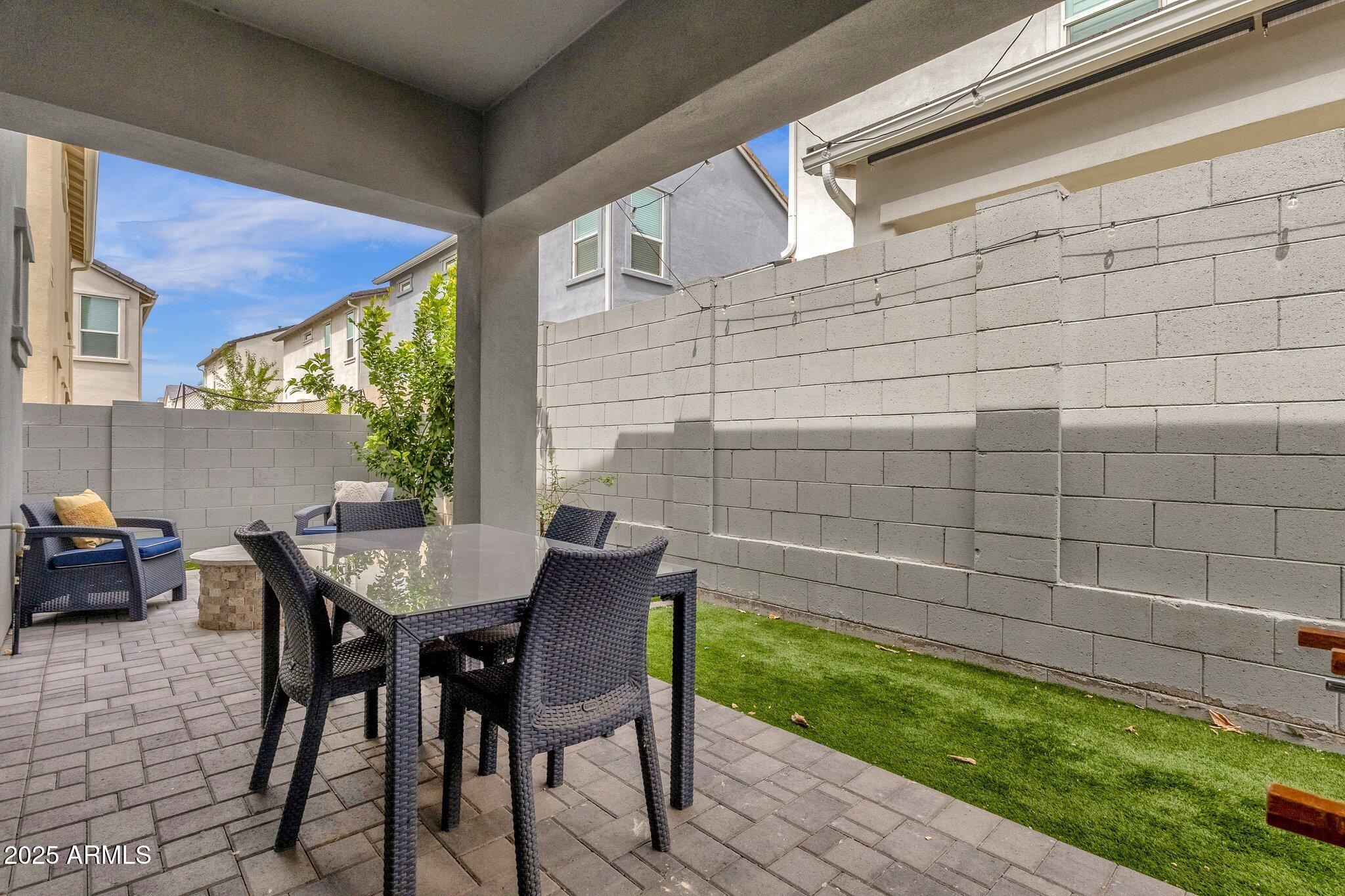 4864 E MURIEL Drive