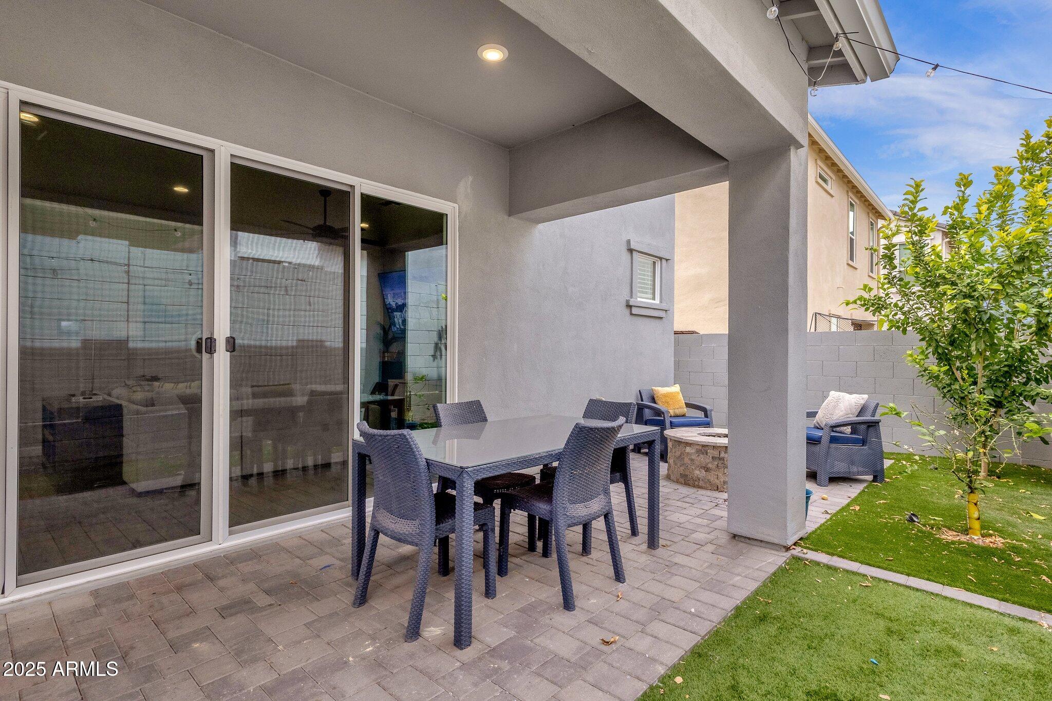 4864 E MURIEL Drive