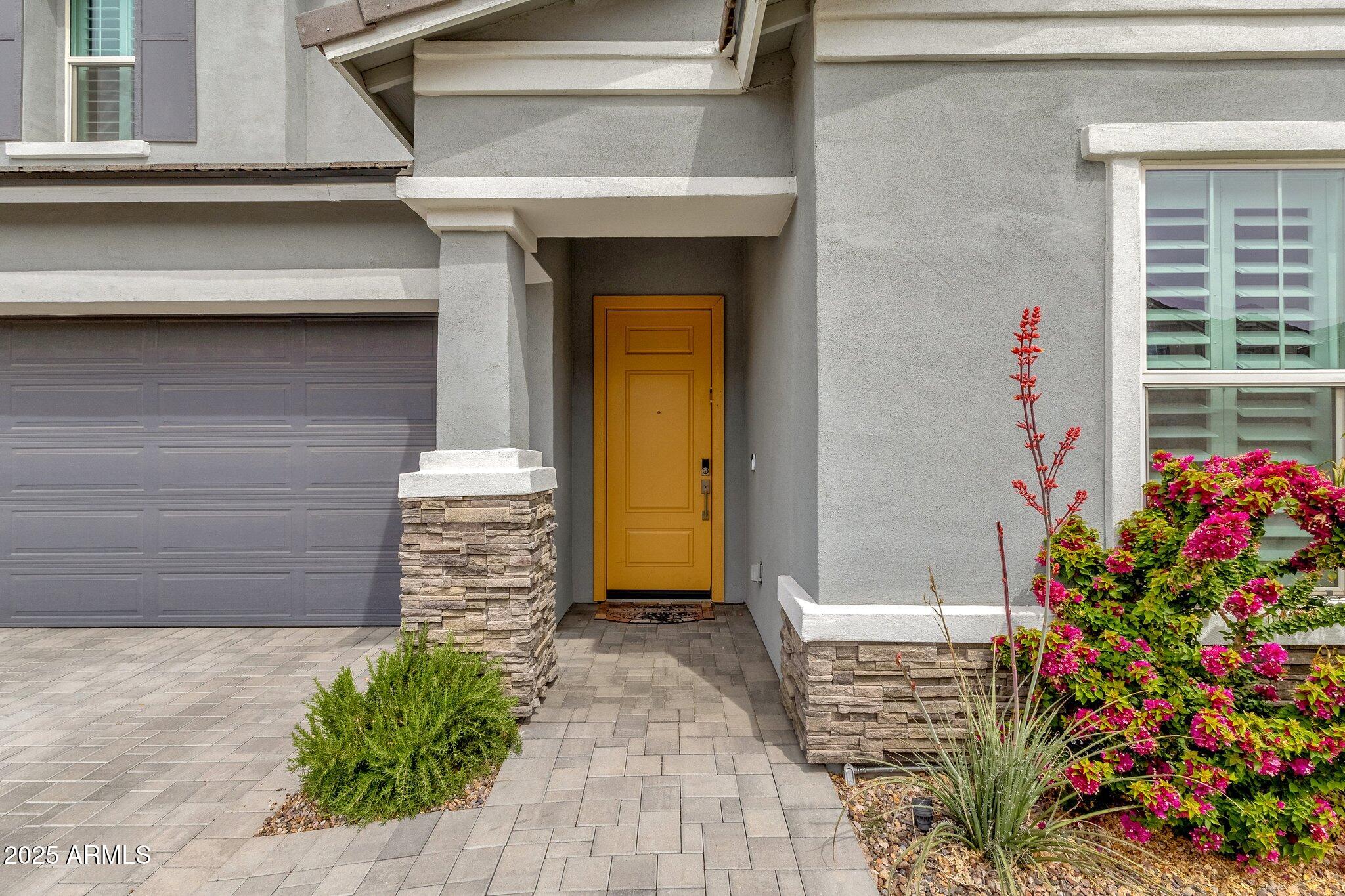 4864 E MURIEL Drive