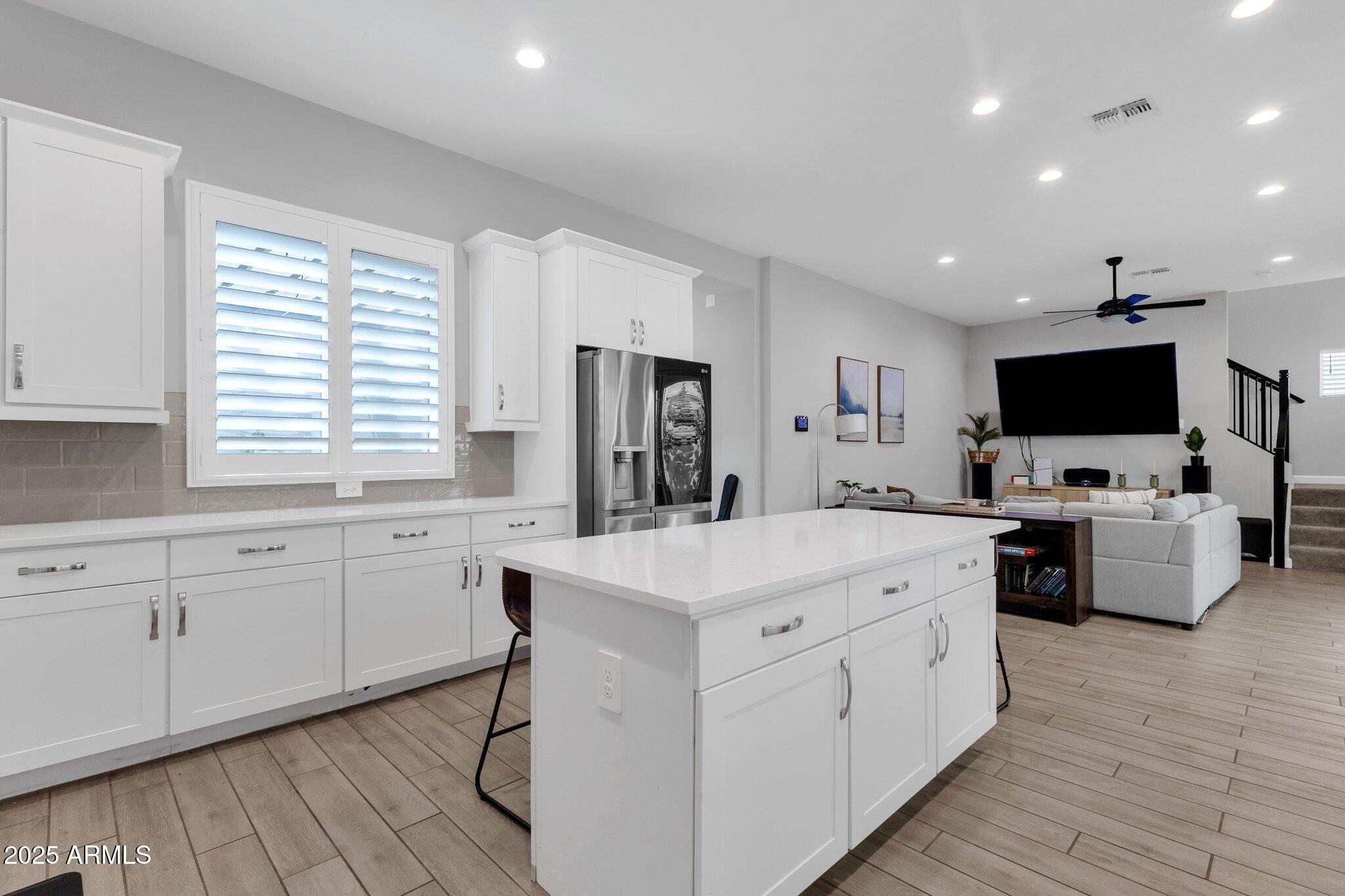4864 E MURIEL Drive