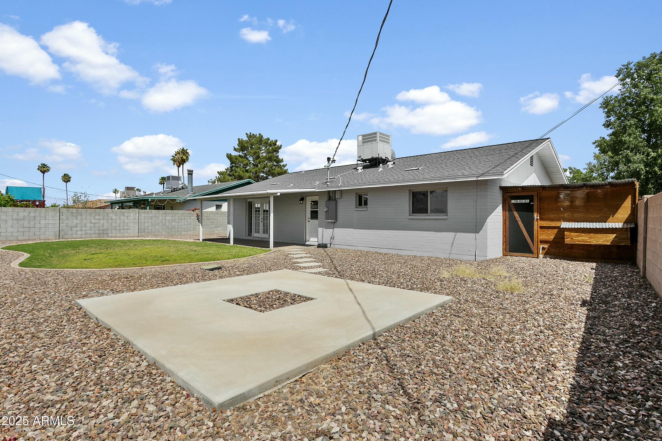 23 W FAIRMONT Drive