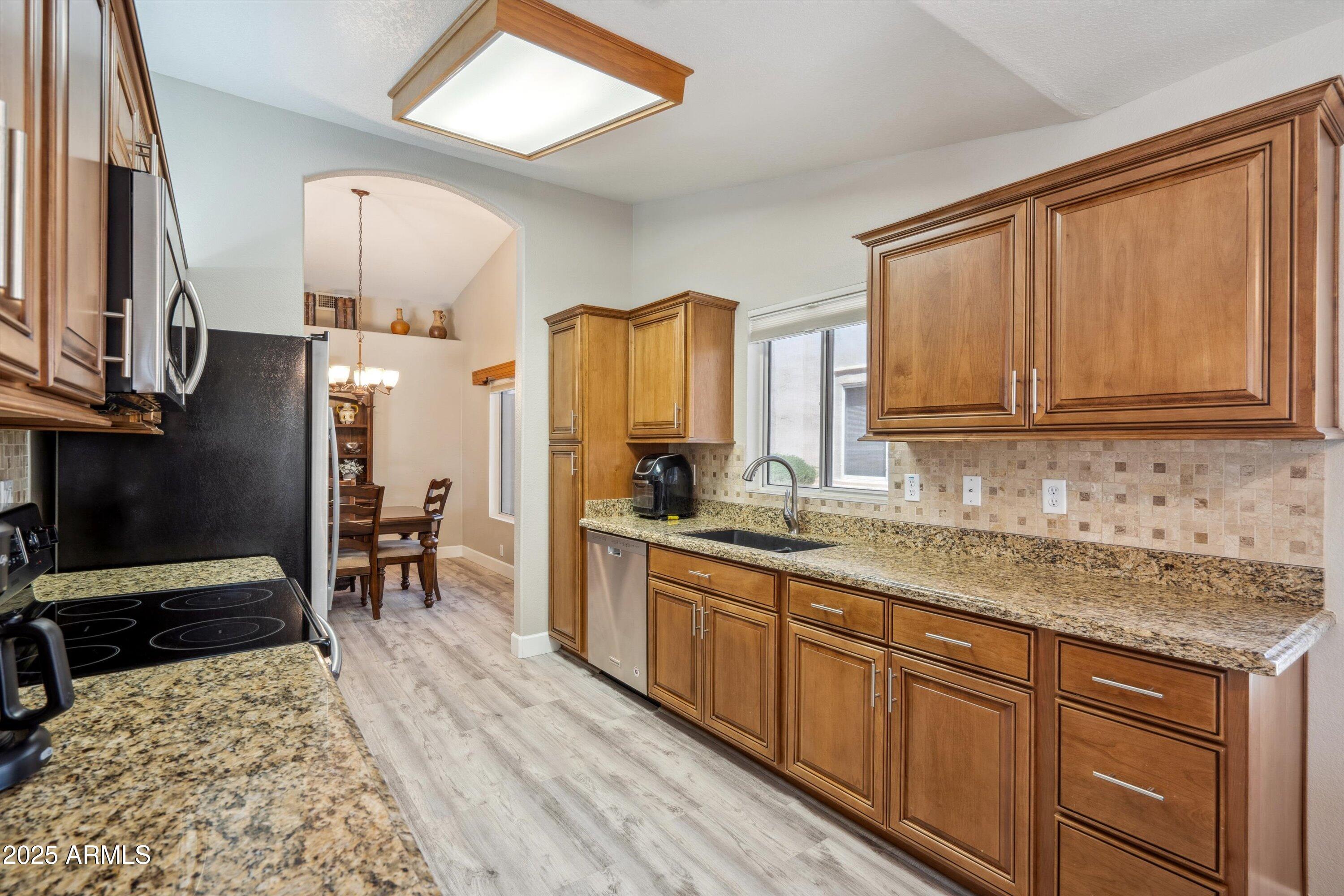 8405 W UTOPIA Road