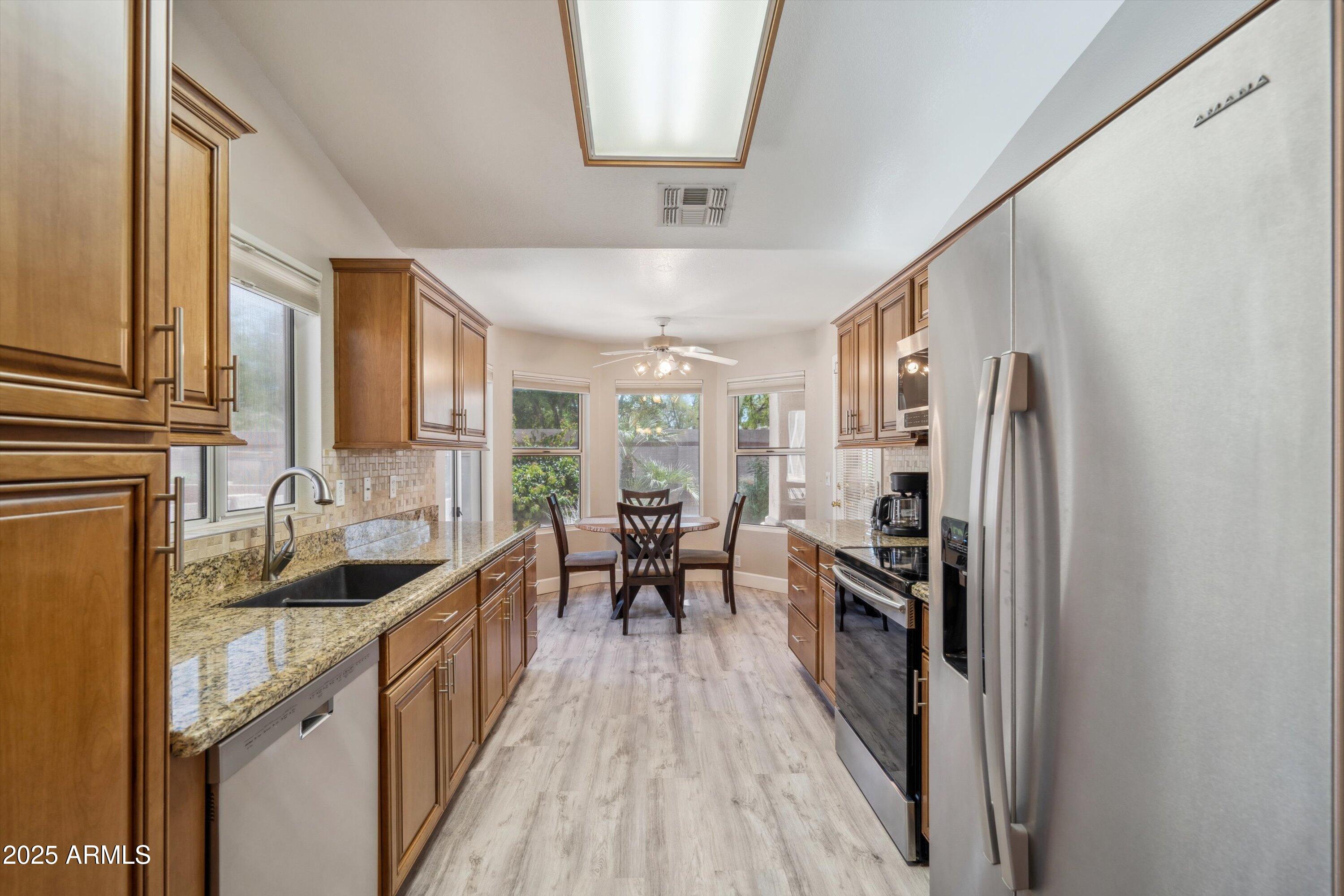 8405 W UTOPIA Road