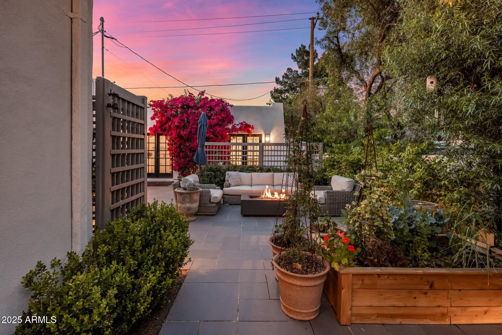 58 W WILSHIRE Drive