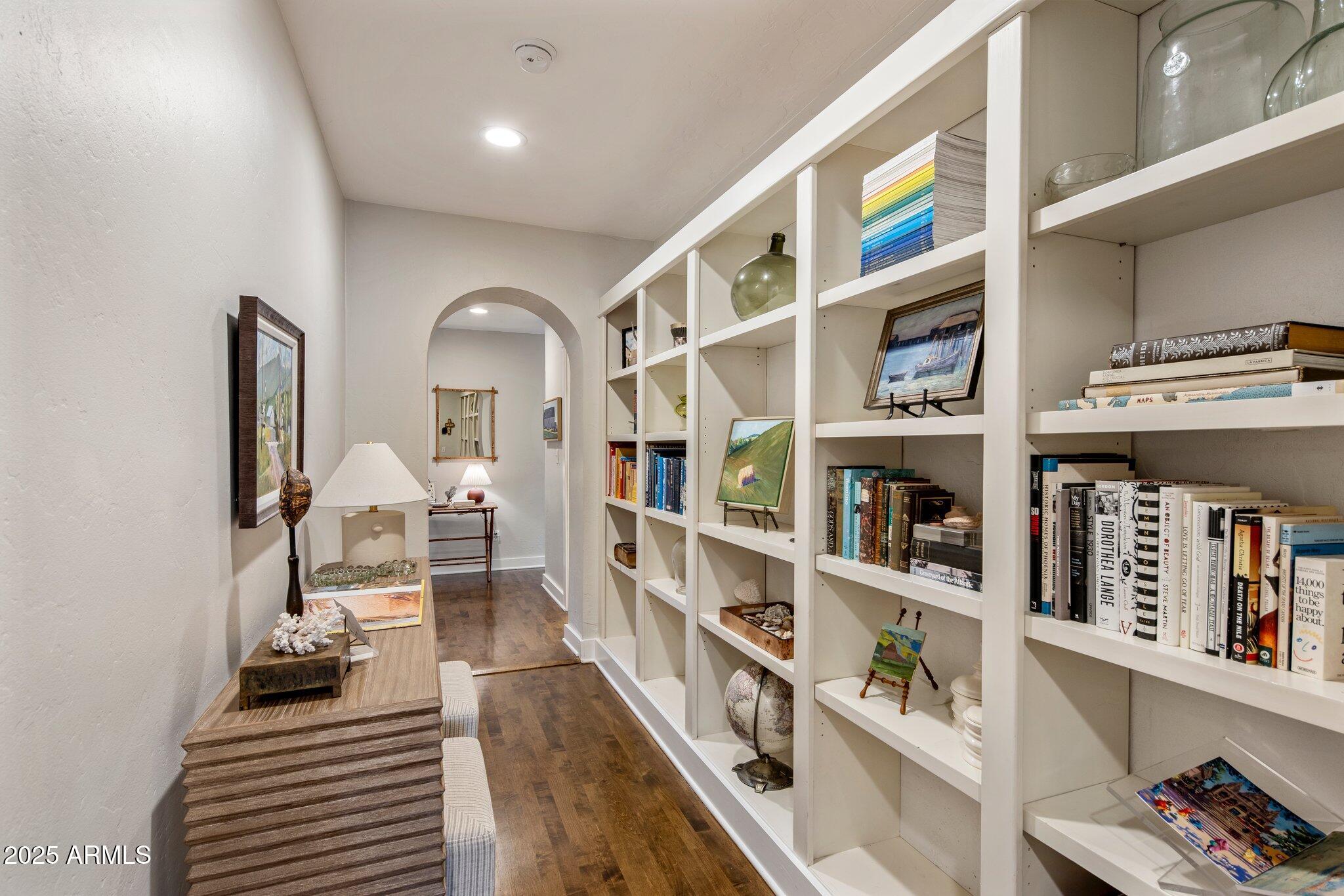 58 W WILSHIRE Drive