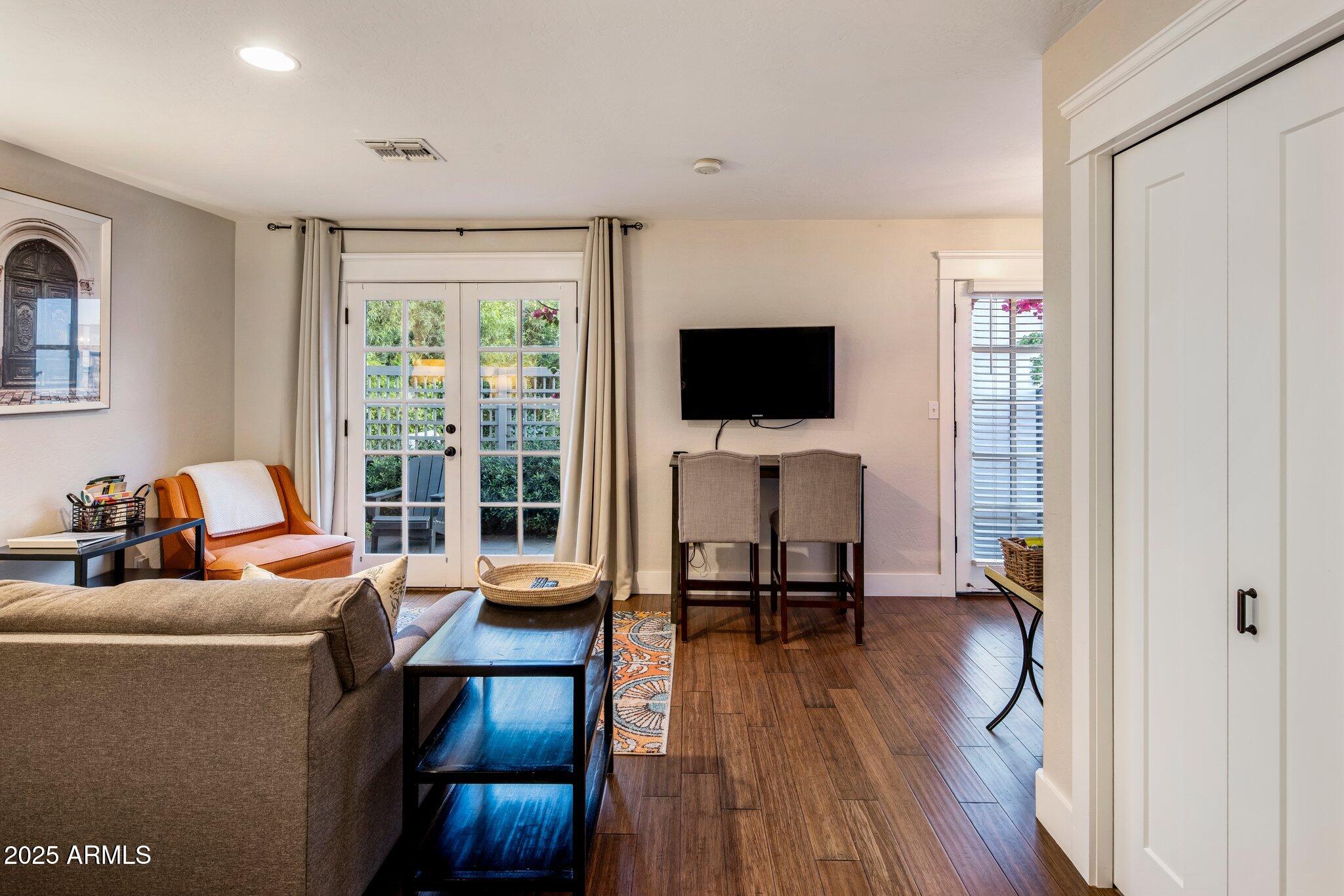 58 W WILSHIRE Drive
