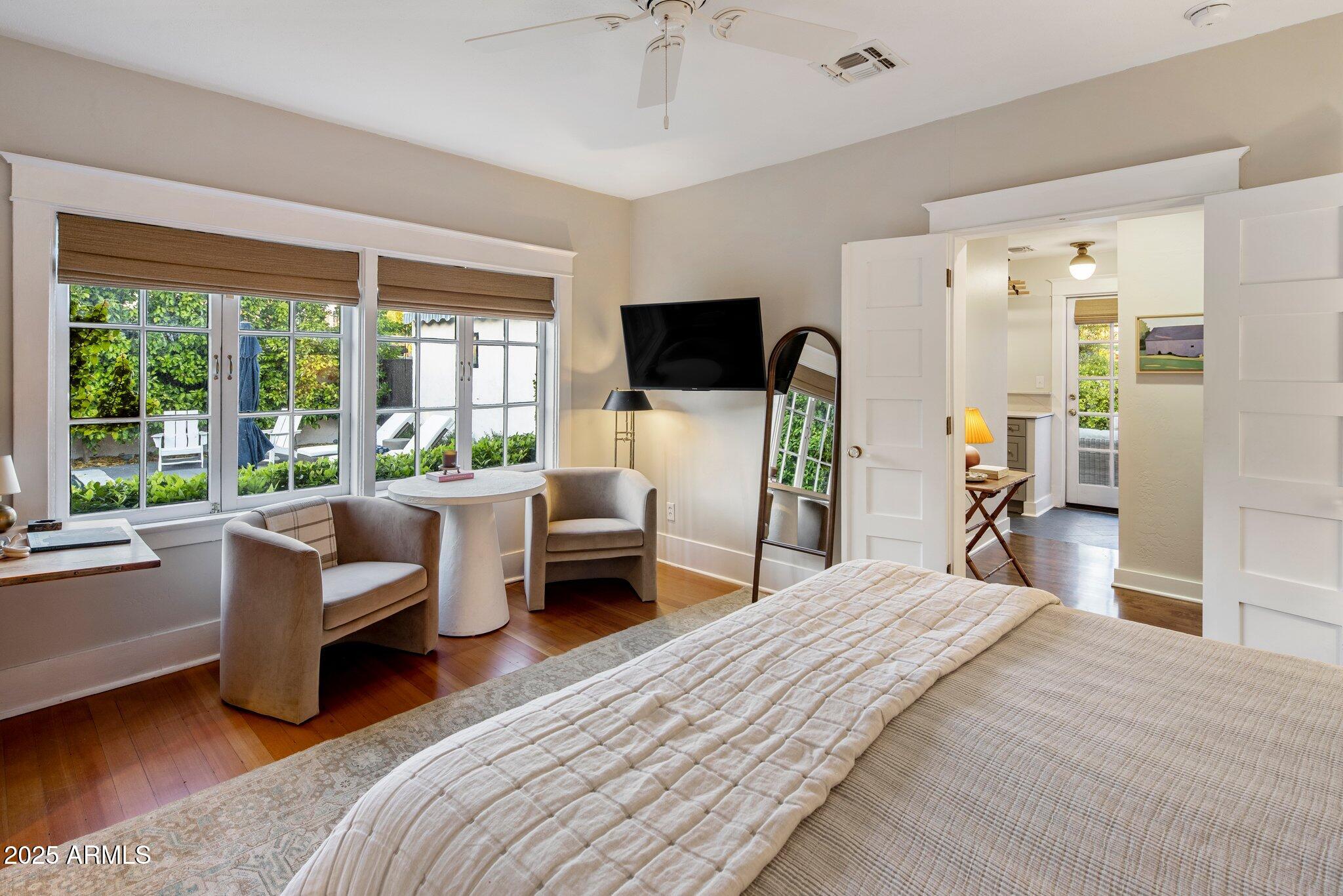 58 W WILSHIRE Drive