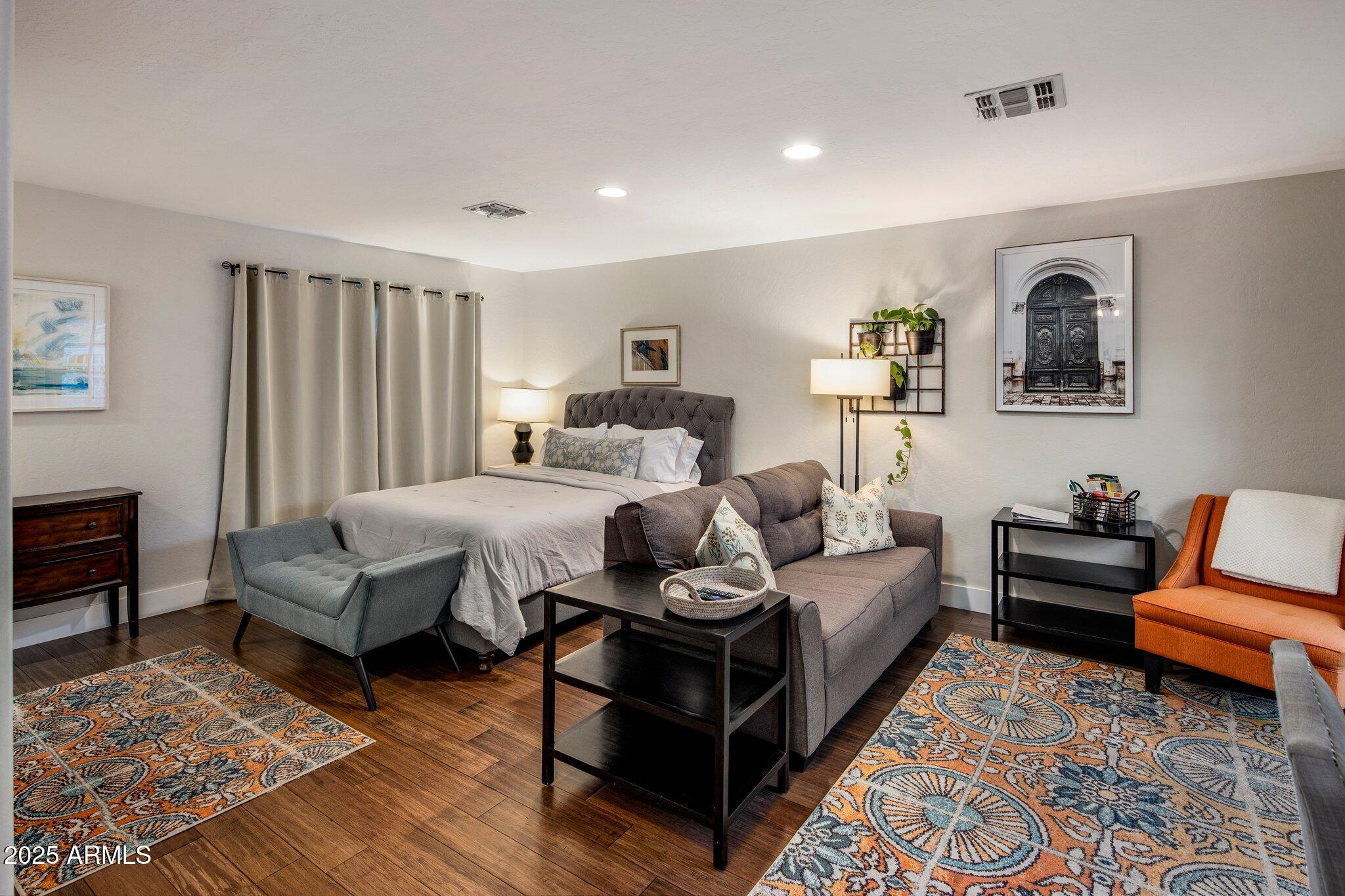 58 W WILSHIRE Drive