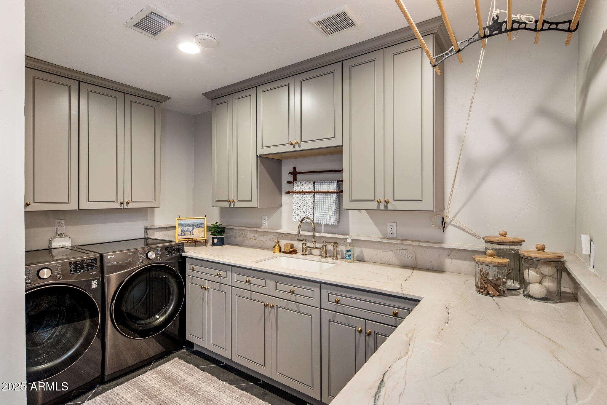 58 W WILSHIRE Drive