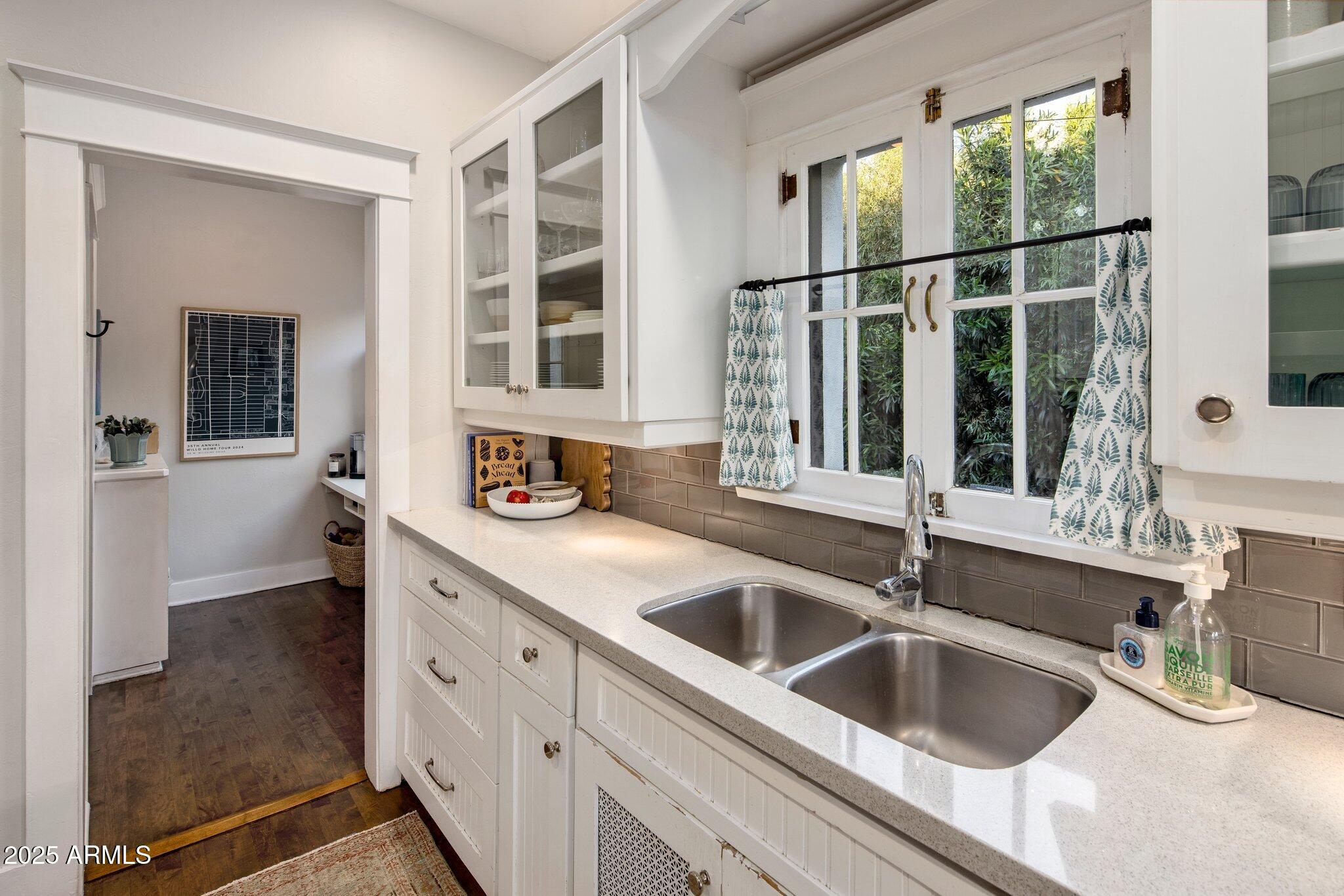58 W WILSHIRE Drive