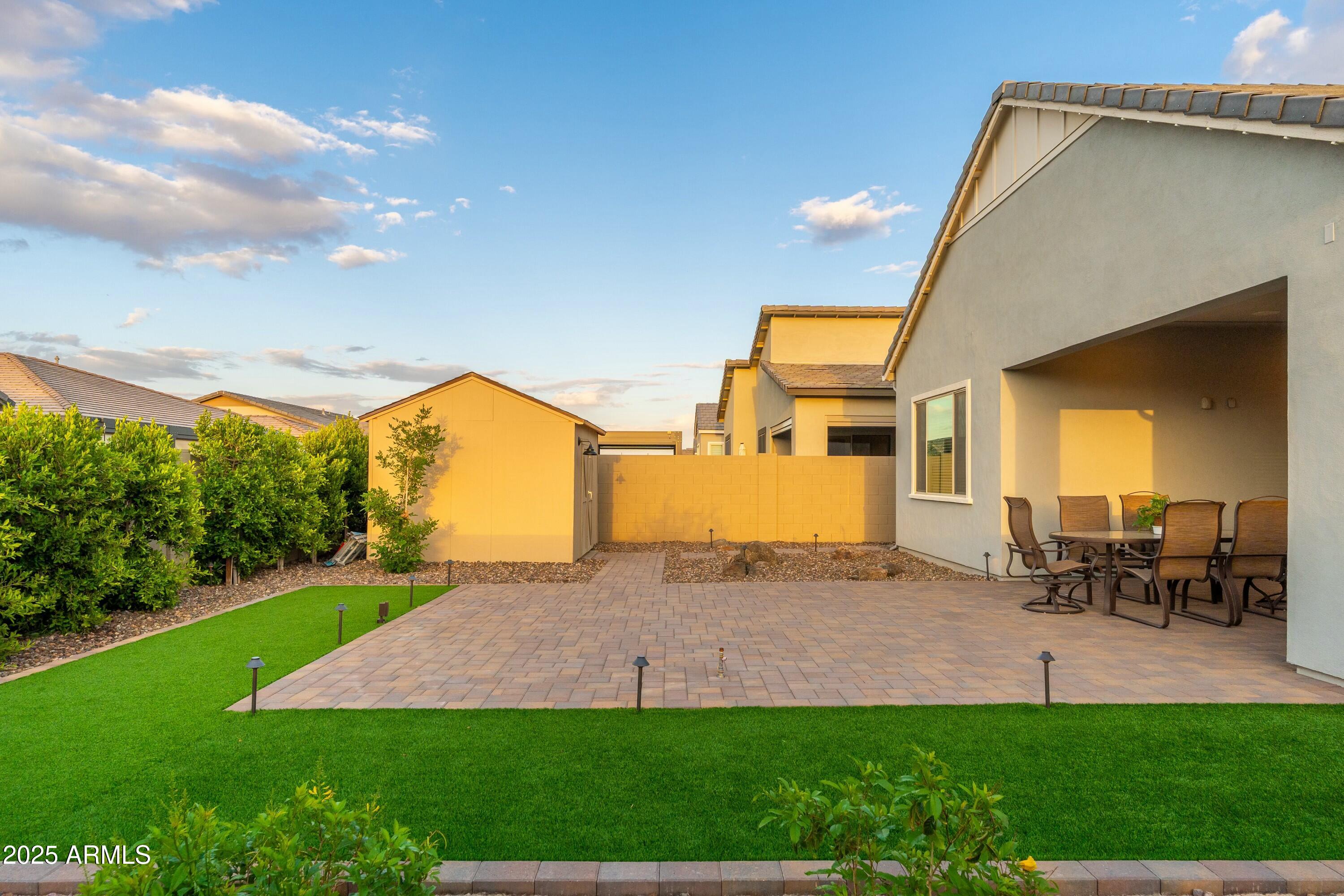 1290 E LODGEPOLE Court