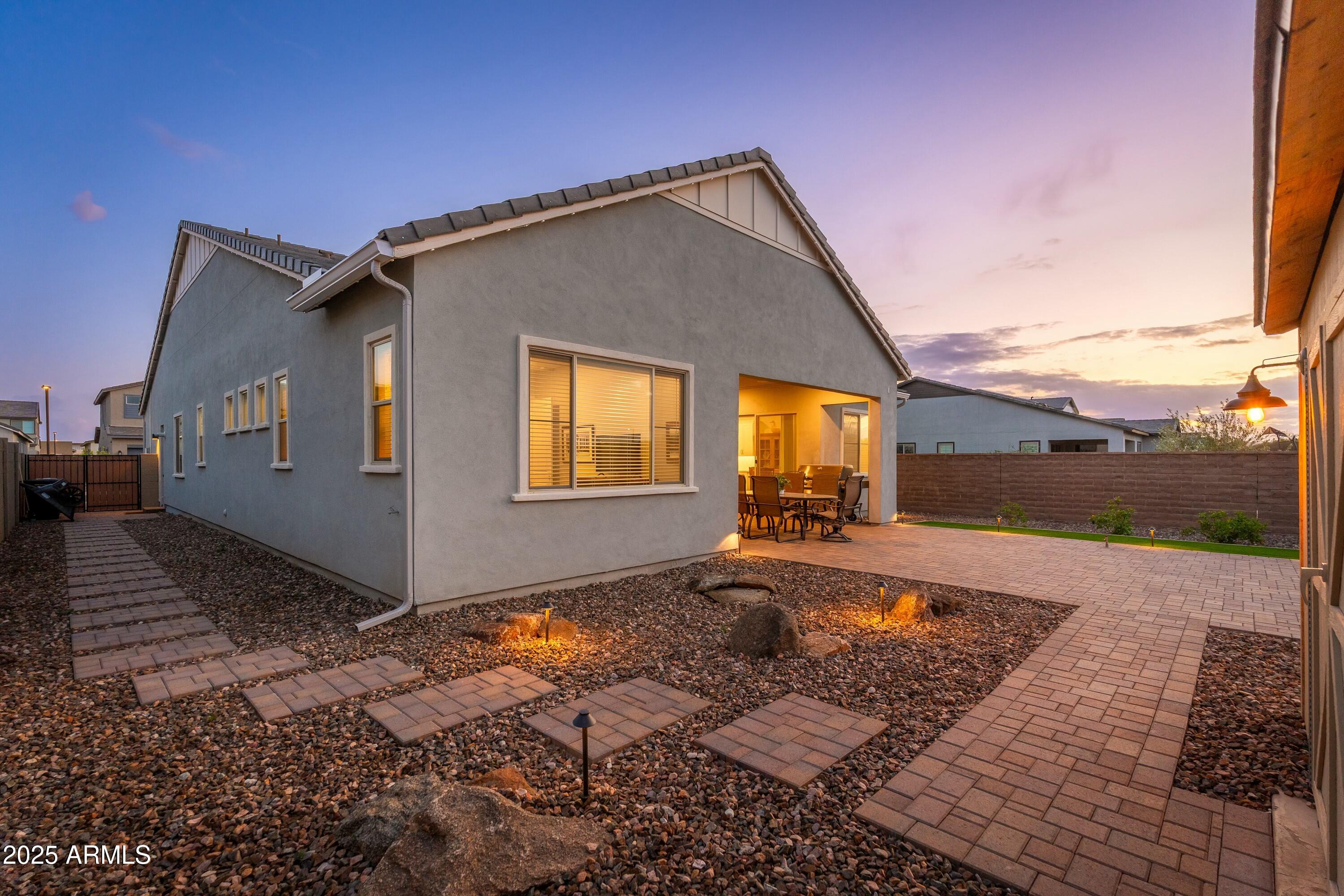 1290 E LODGEPOLE Court